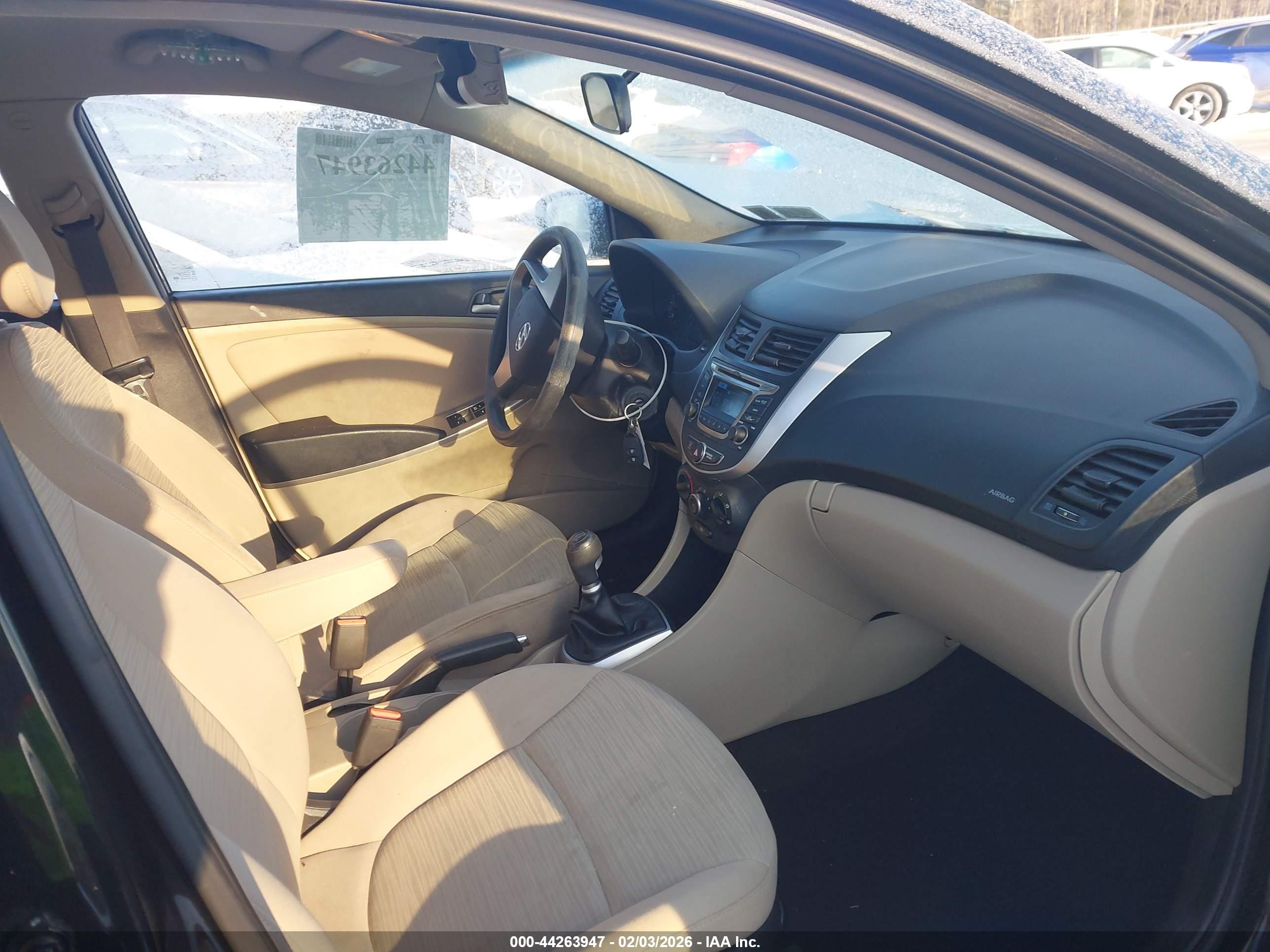 HYUNDAI ACCENT image 5
