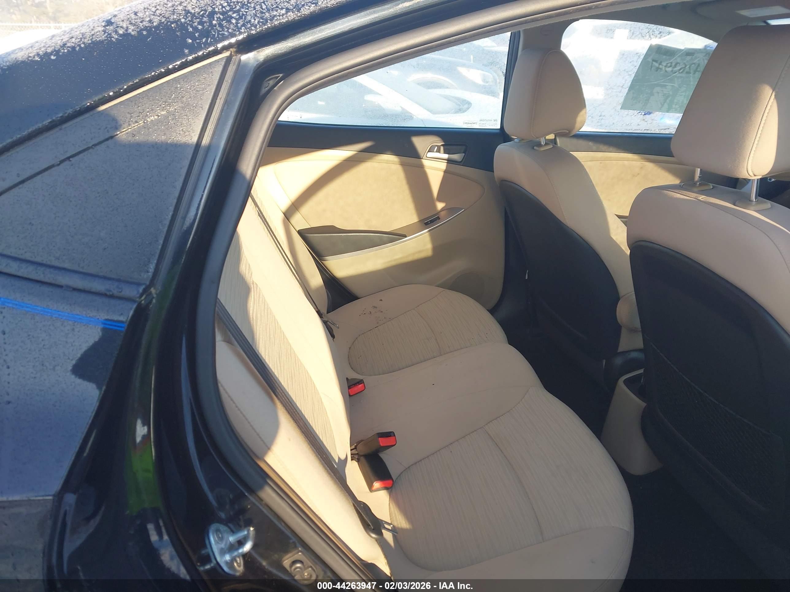HYUNDAI ACCENT image 8