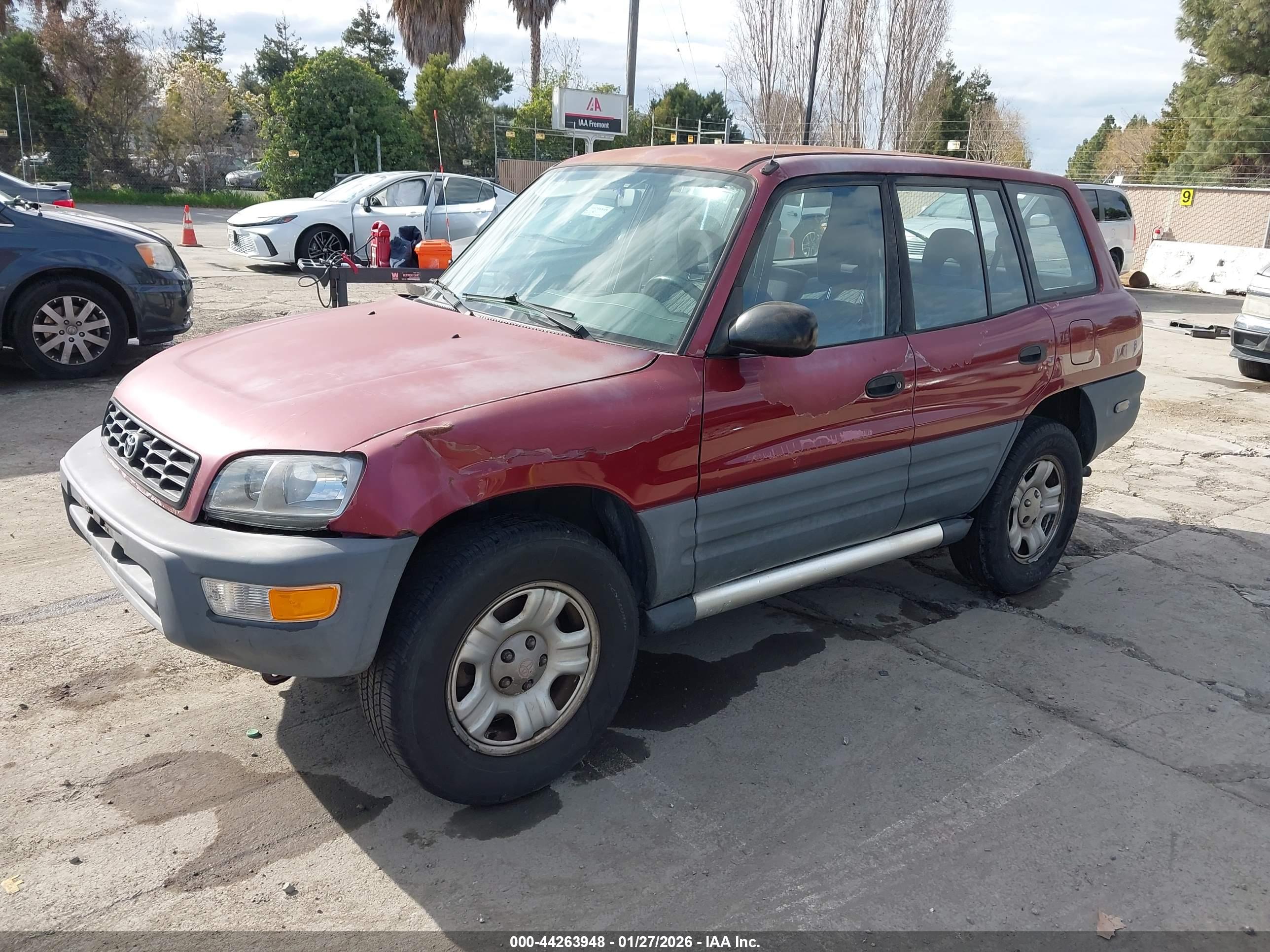 TOYOTA RAV4 image 2