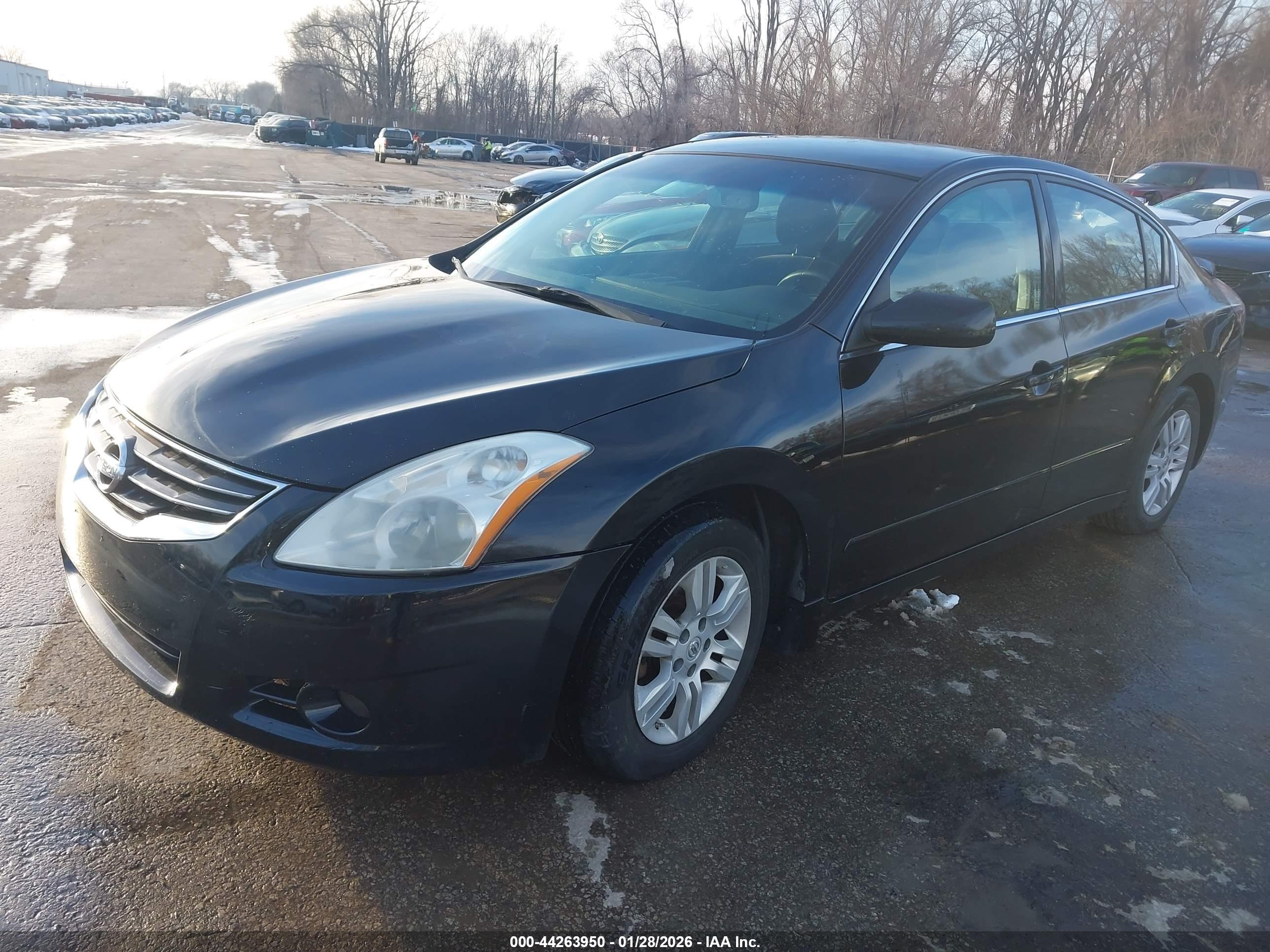 NISSAN ALTIMA image 2