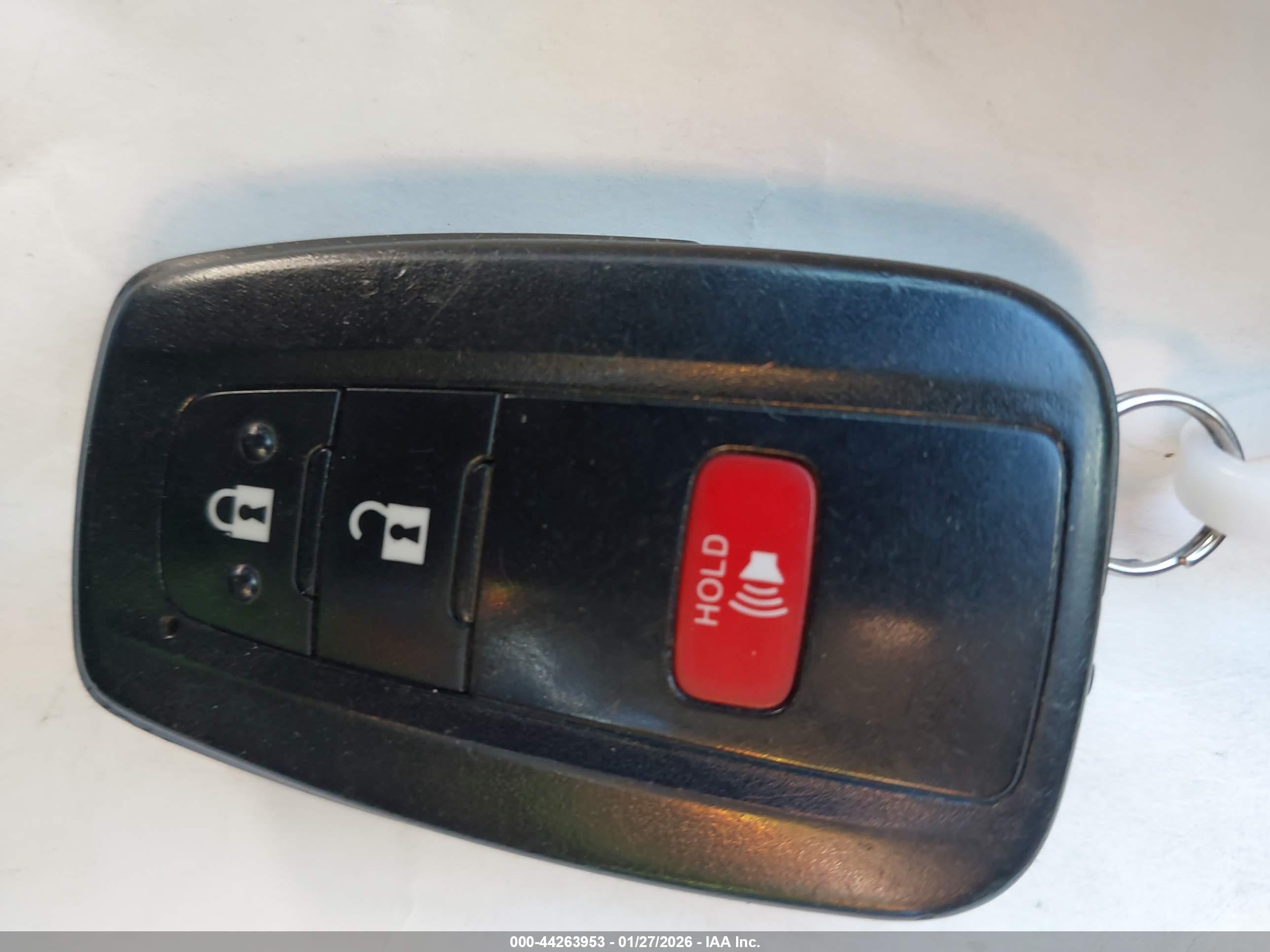 TOYOTA PRIUS image 11