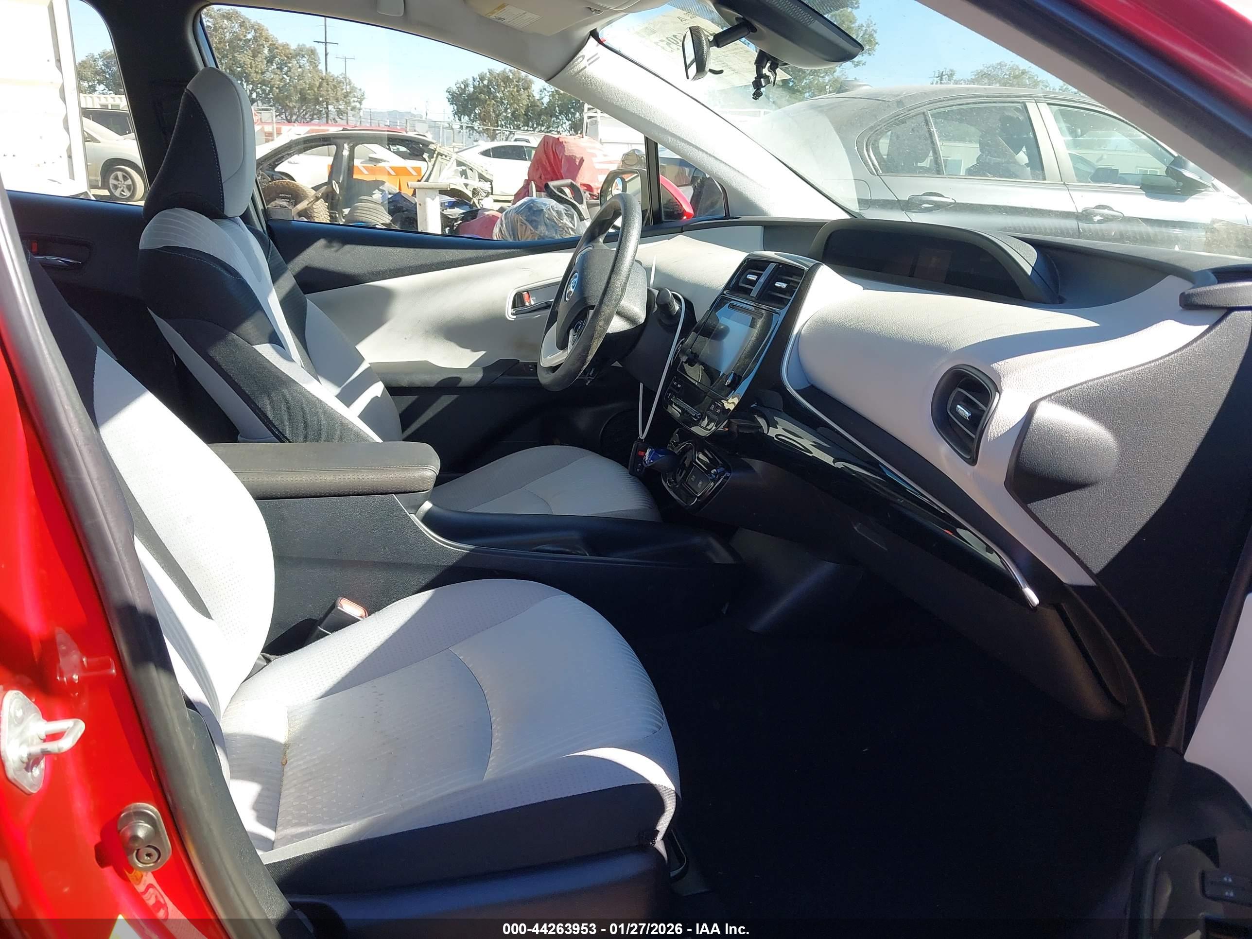 TOYOTA PRIUS image 5