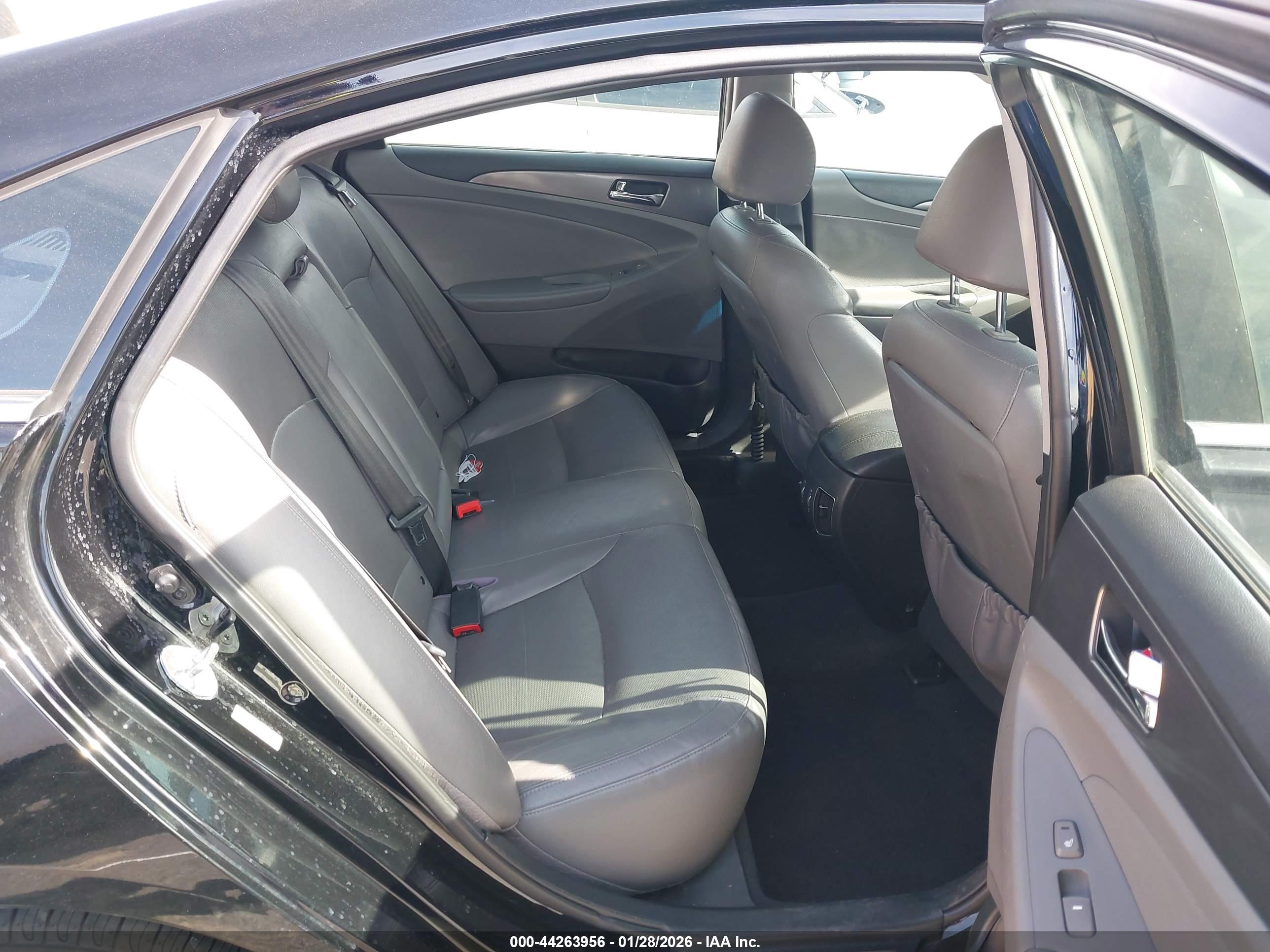 HYUNDAI SONATA image 8