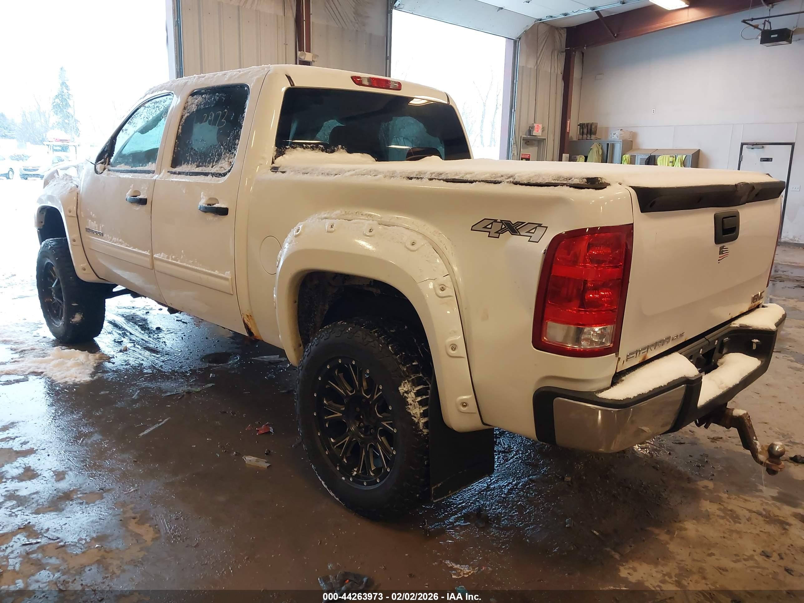 GMC SIERRA image 3
