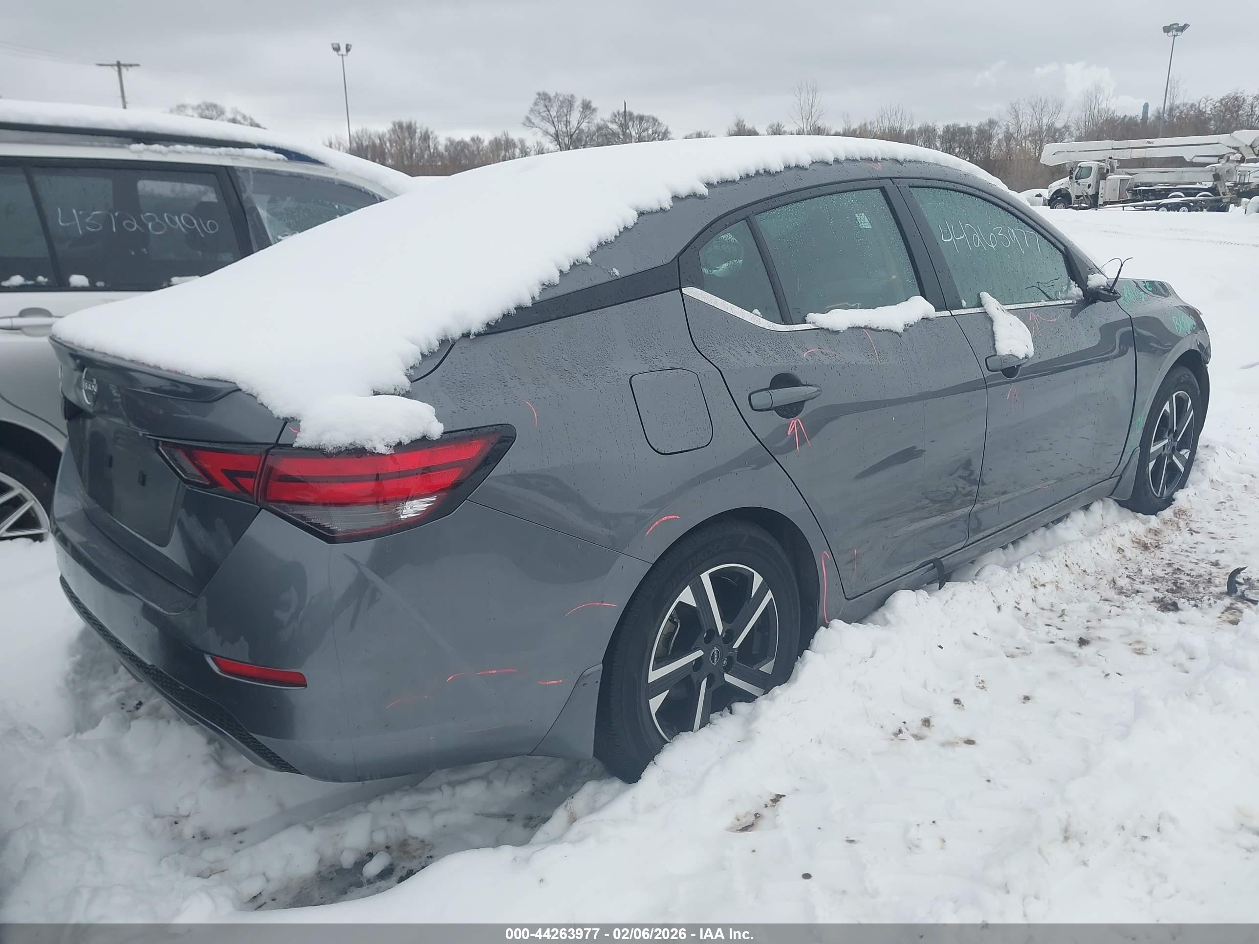NISSAN SENTRA image 4
