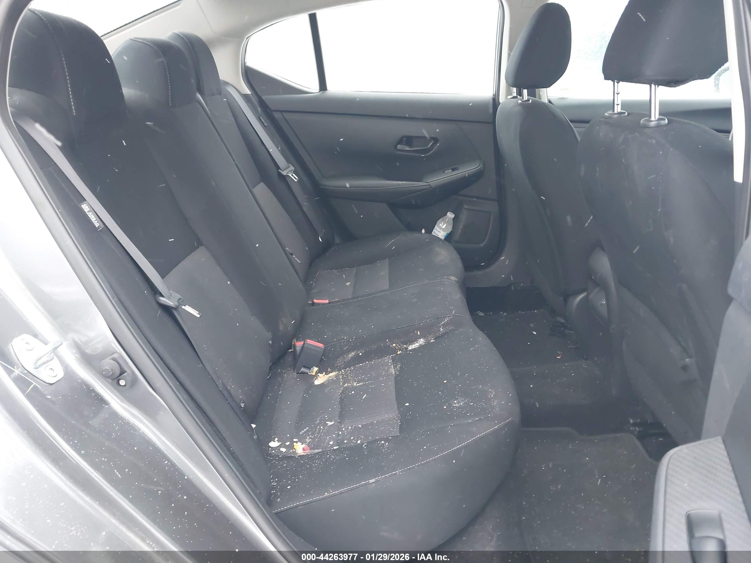 NISSAN SENTRA image 8