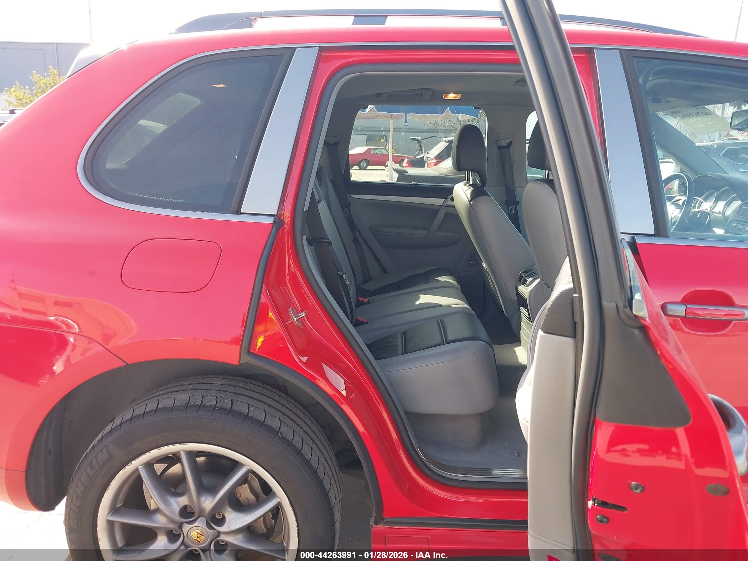PORSCHE CAYENNE image 8