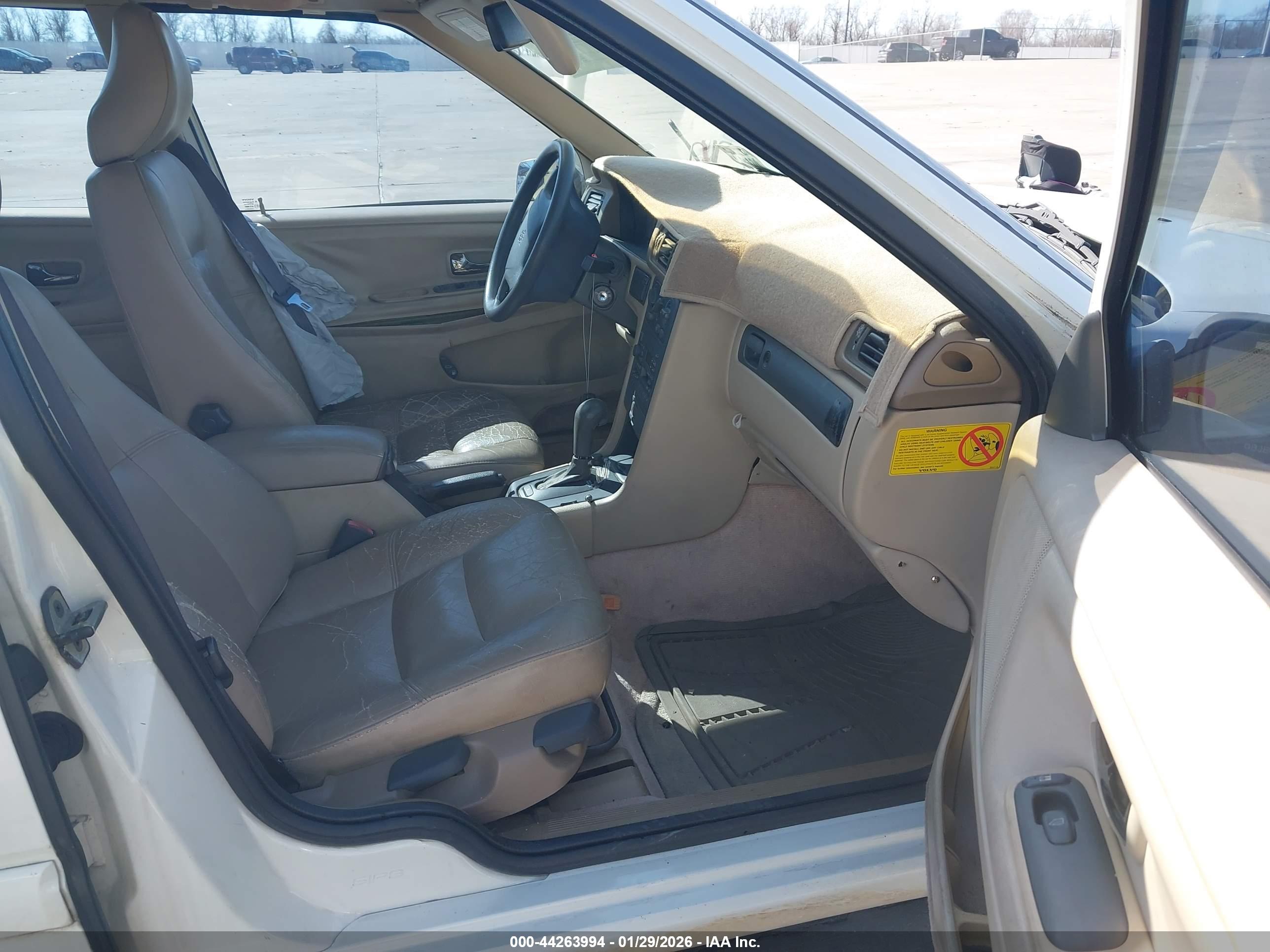 VOLVO S70 image 5