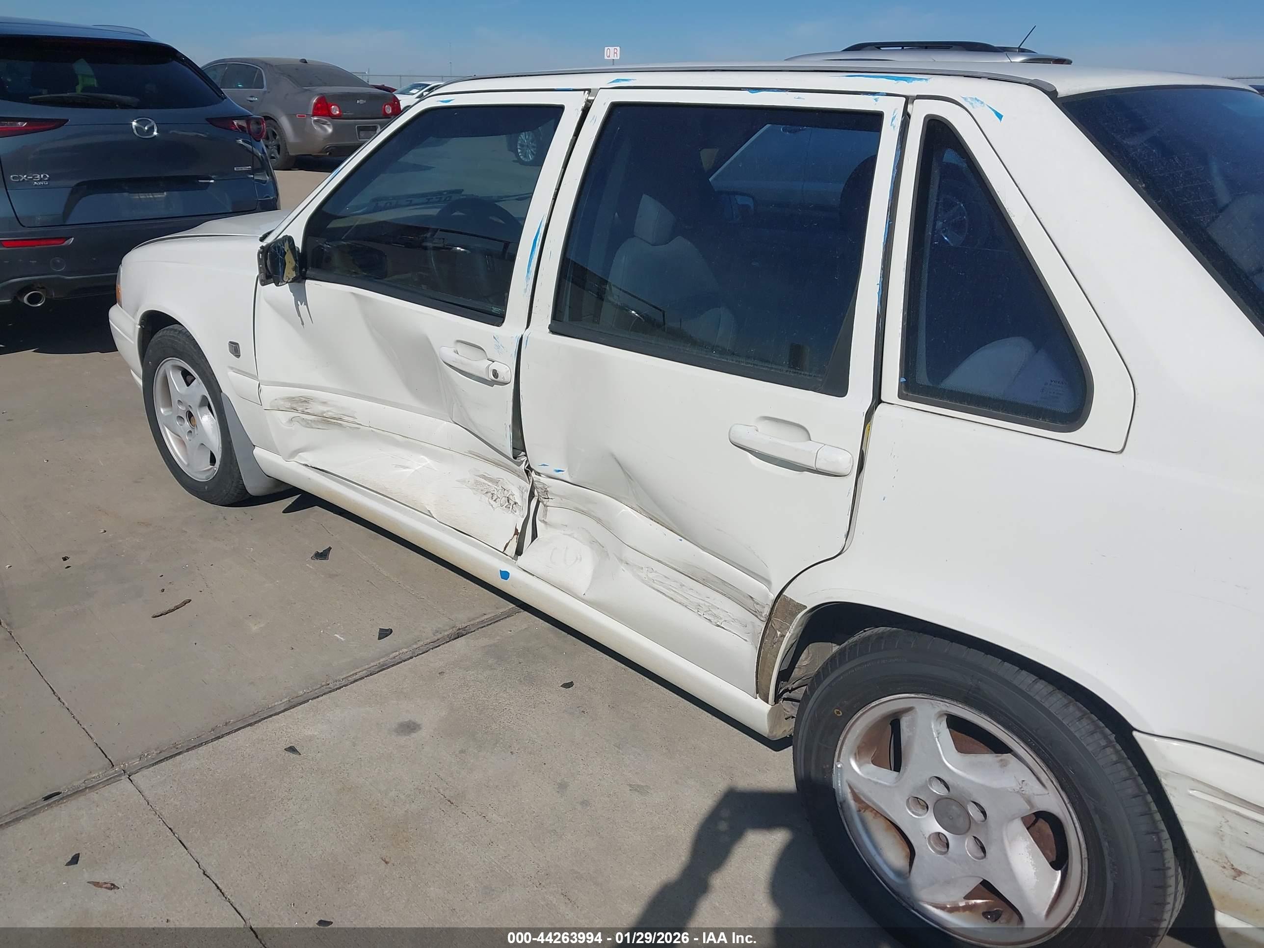 VOLVO S70 image 6