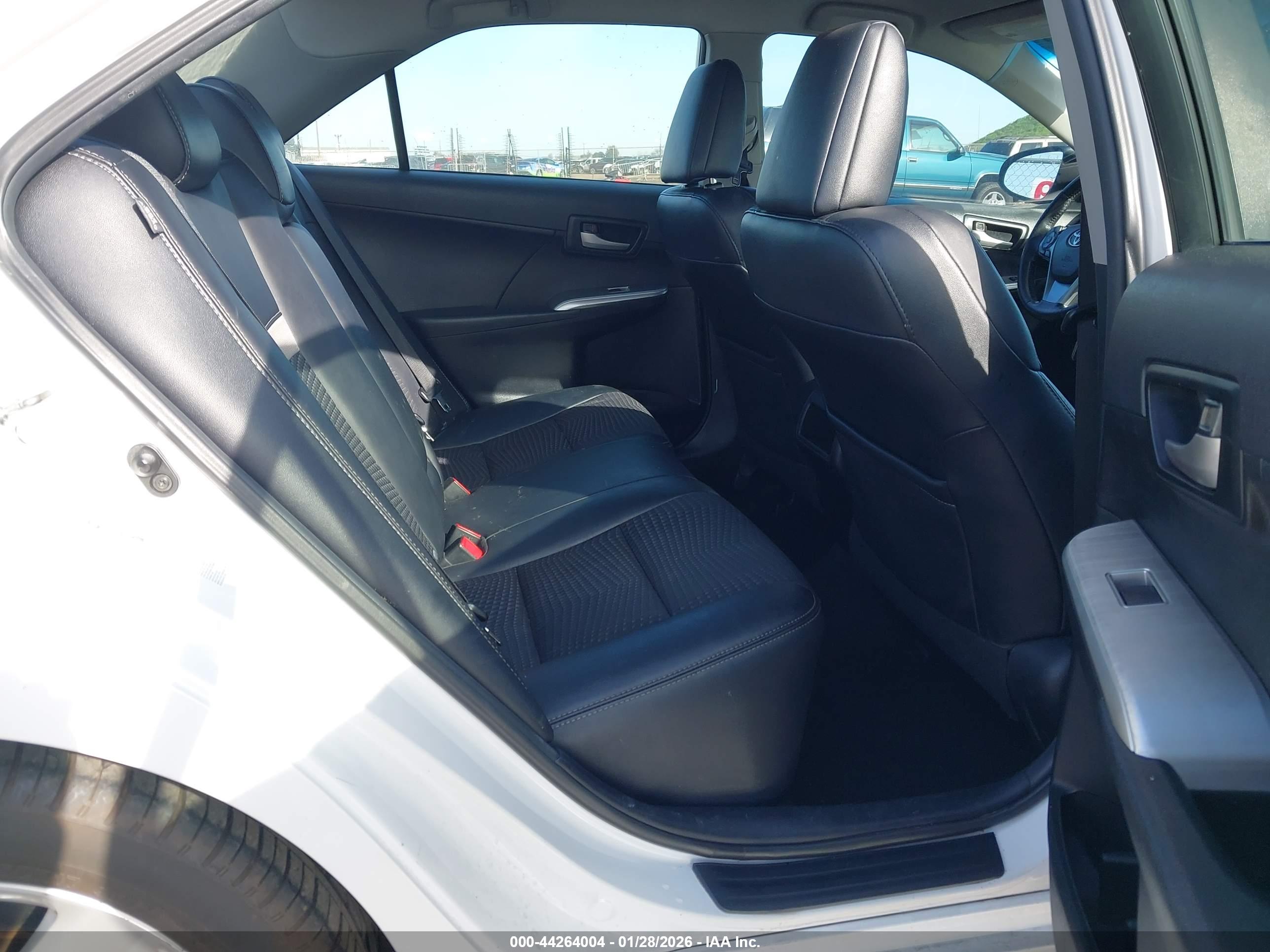 TOYOTA CAMRY image 8