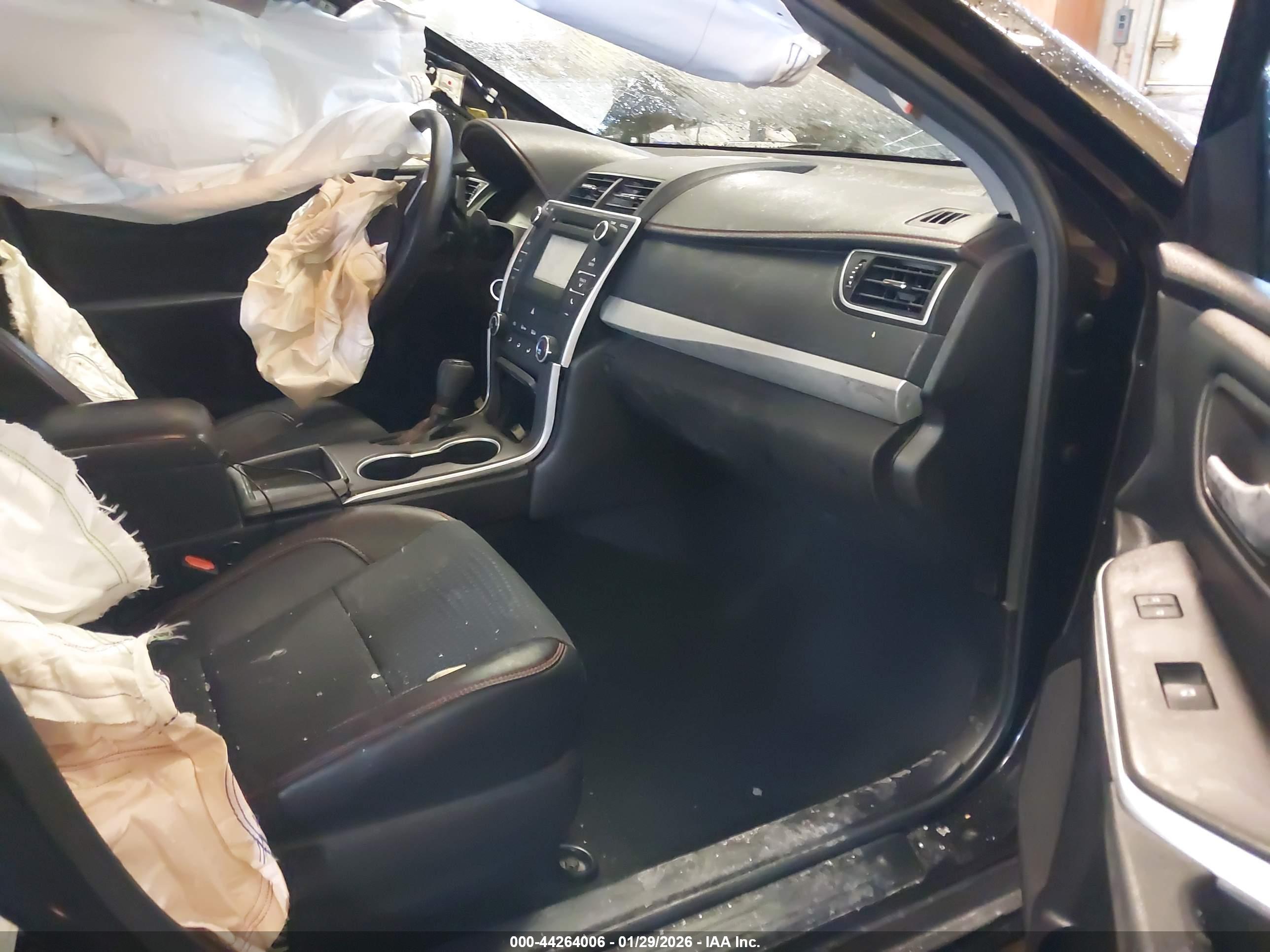 TOYOTA CAMRY image 5