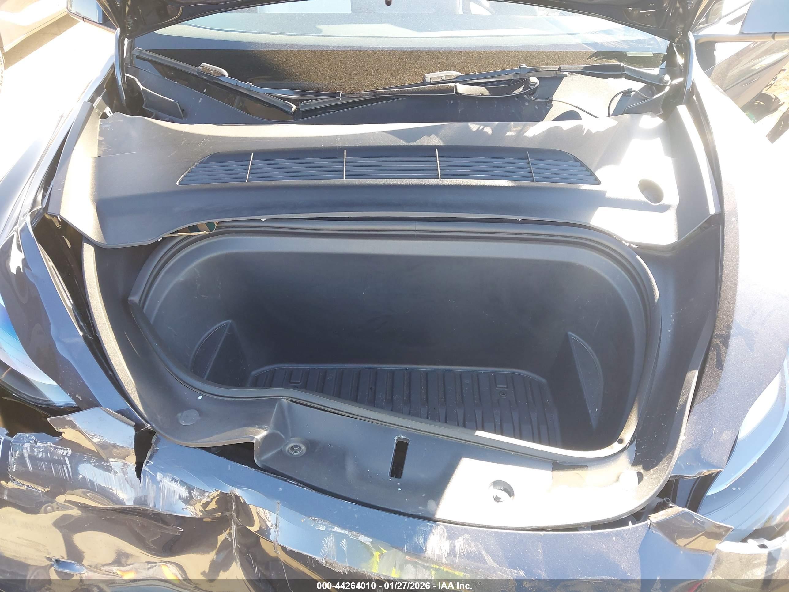 TESLA MODEL image 10