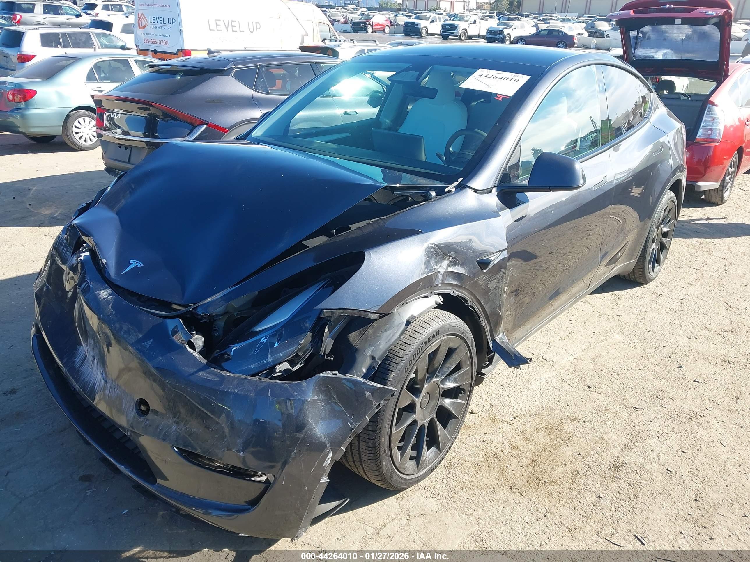TESLA MODEL image 2