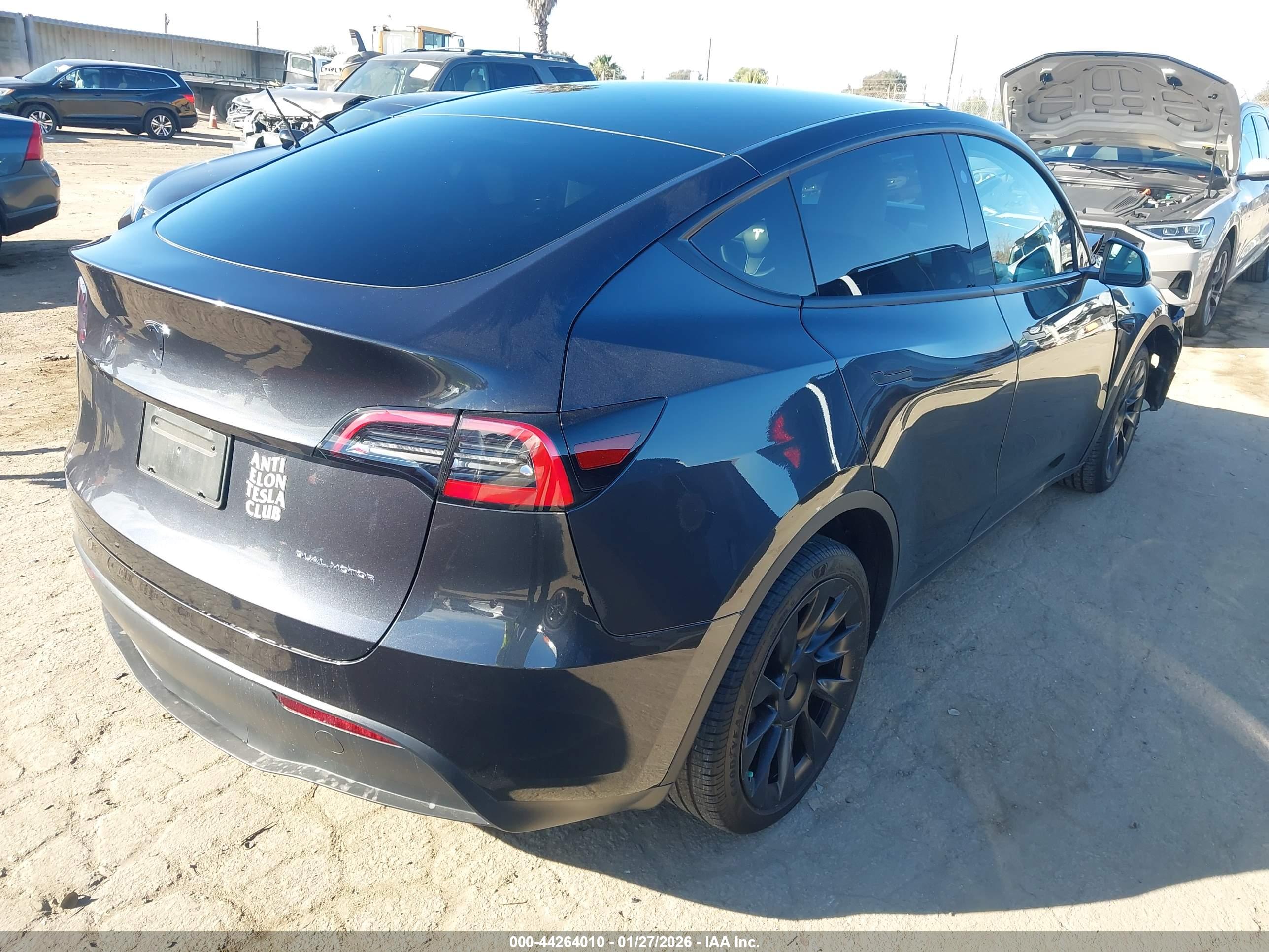 TESLA MODEL image 4