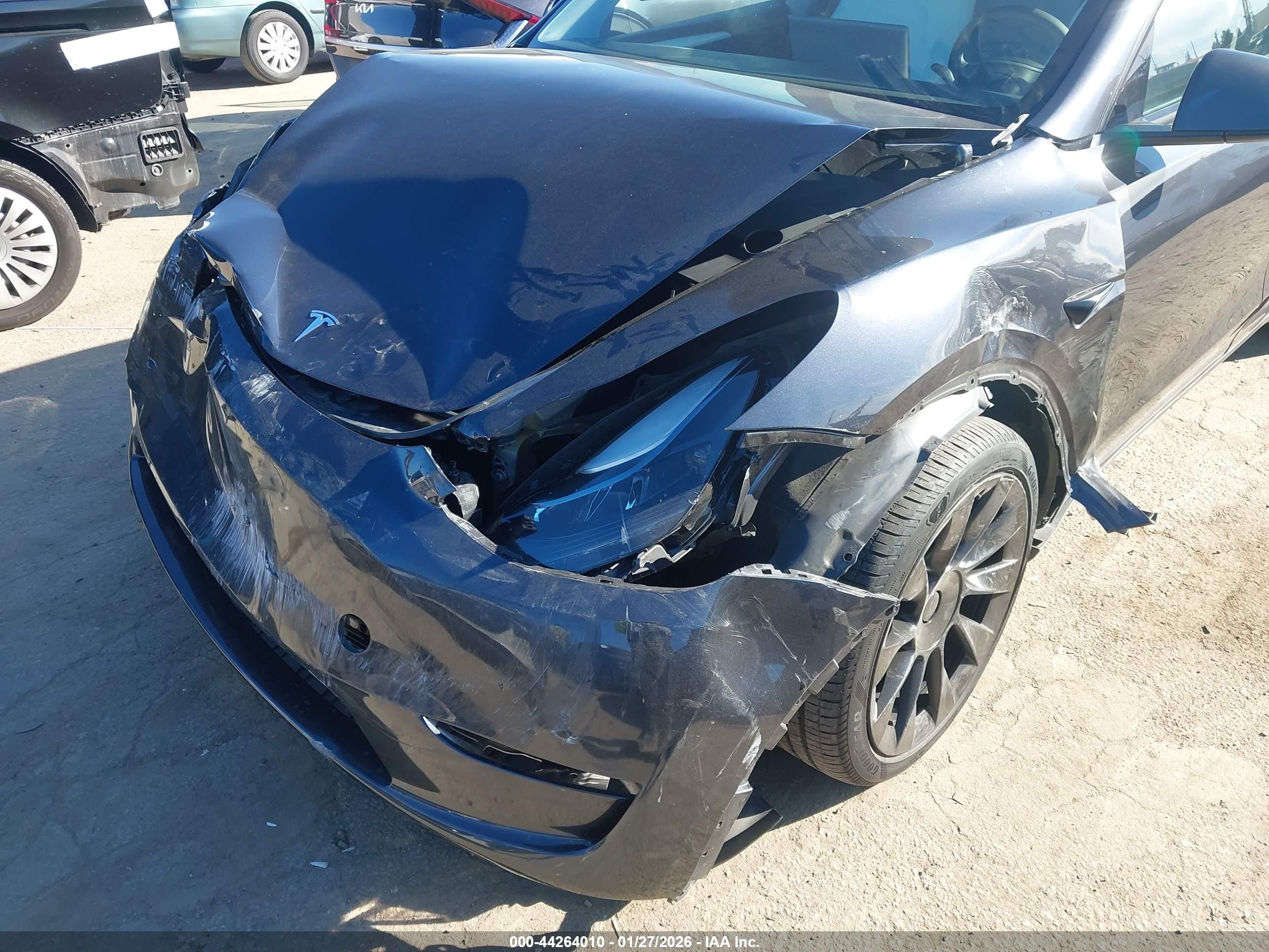 TESLA MODEL image 6