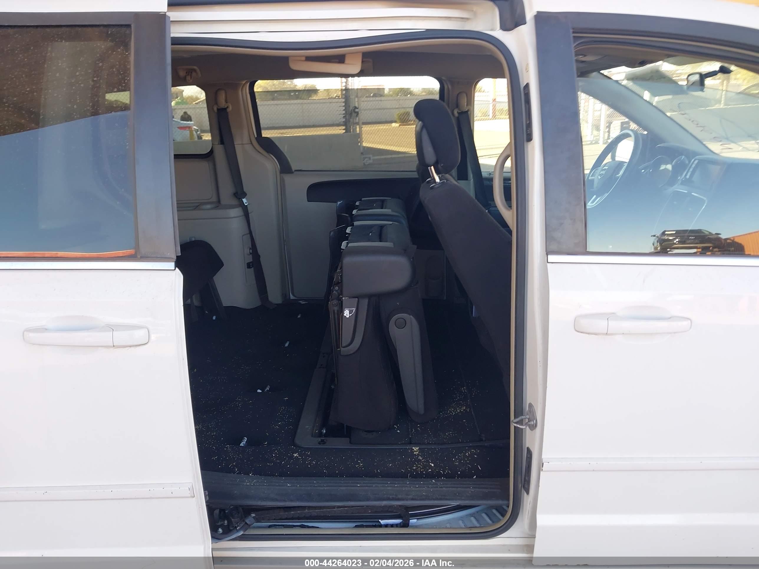 DODGE GRAND image 8