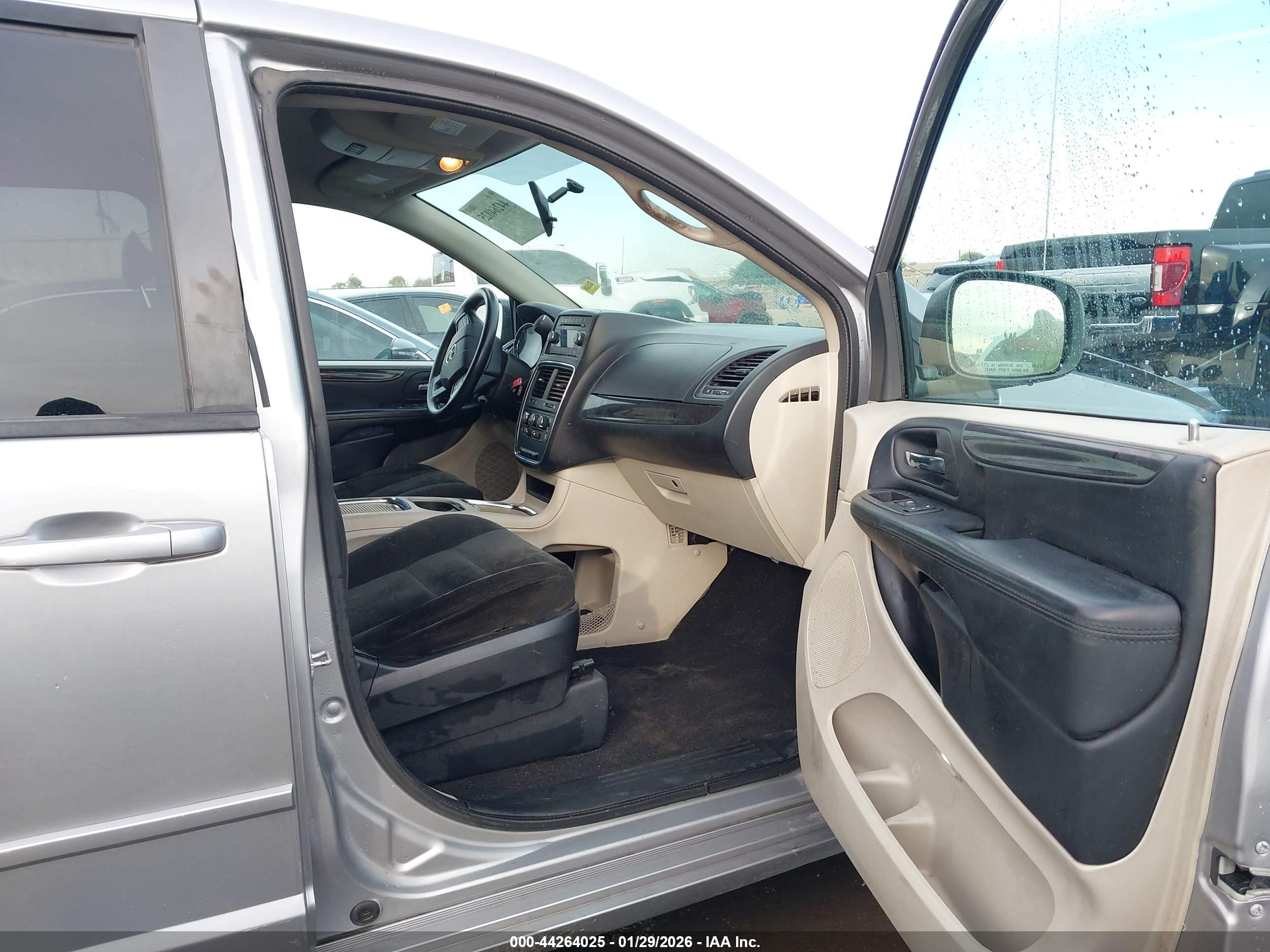 DODGE GRAND image 5