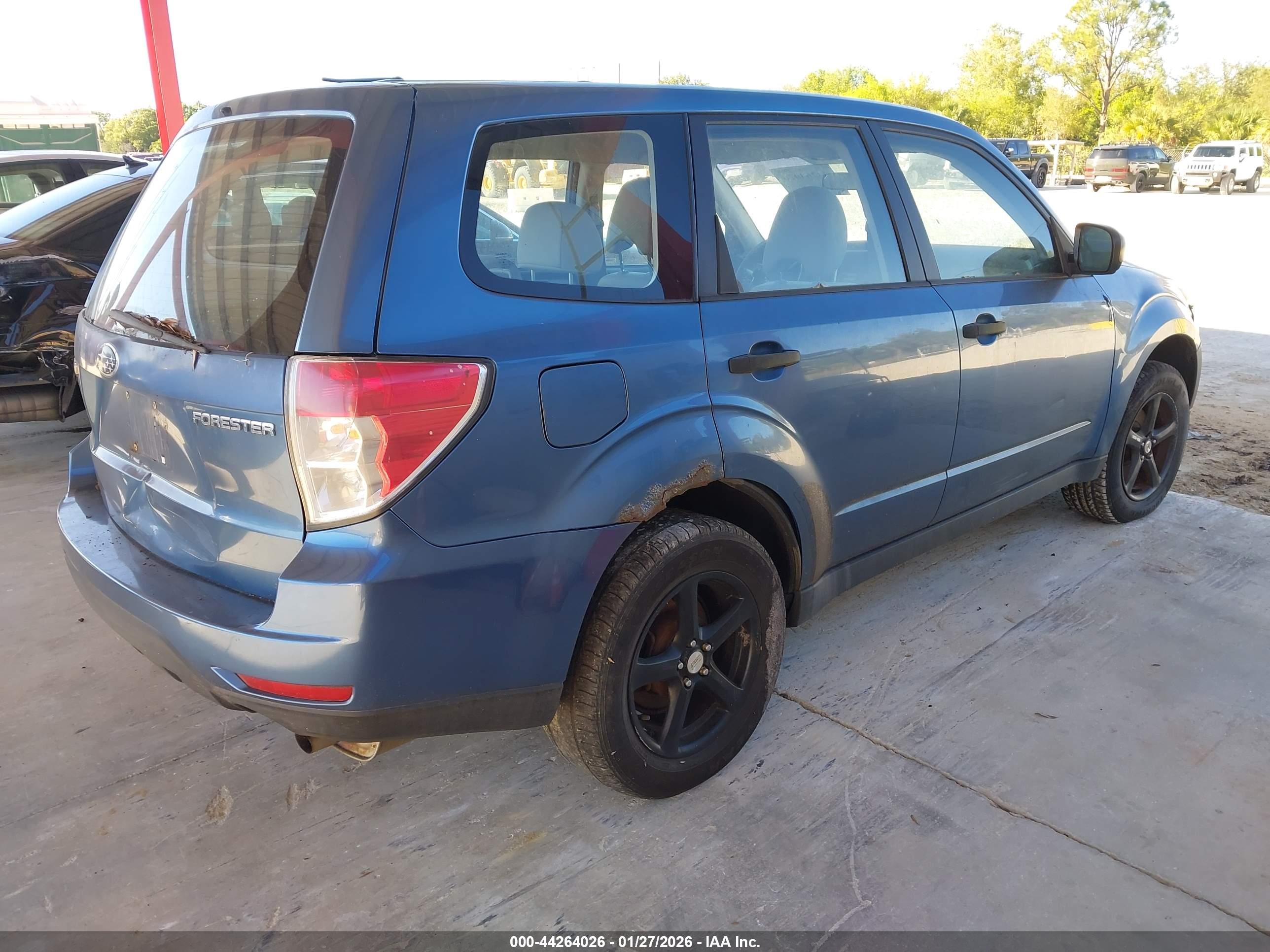 SUBARU FORESTER image 4