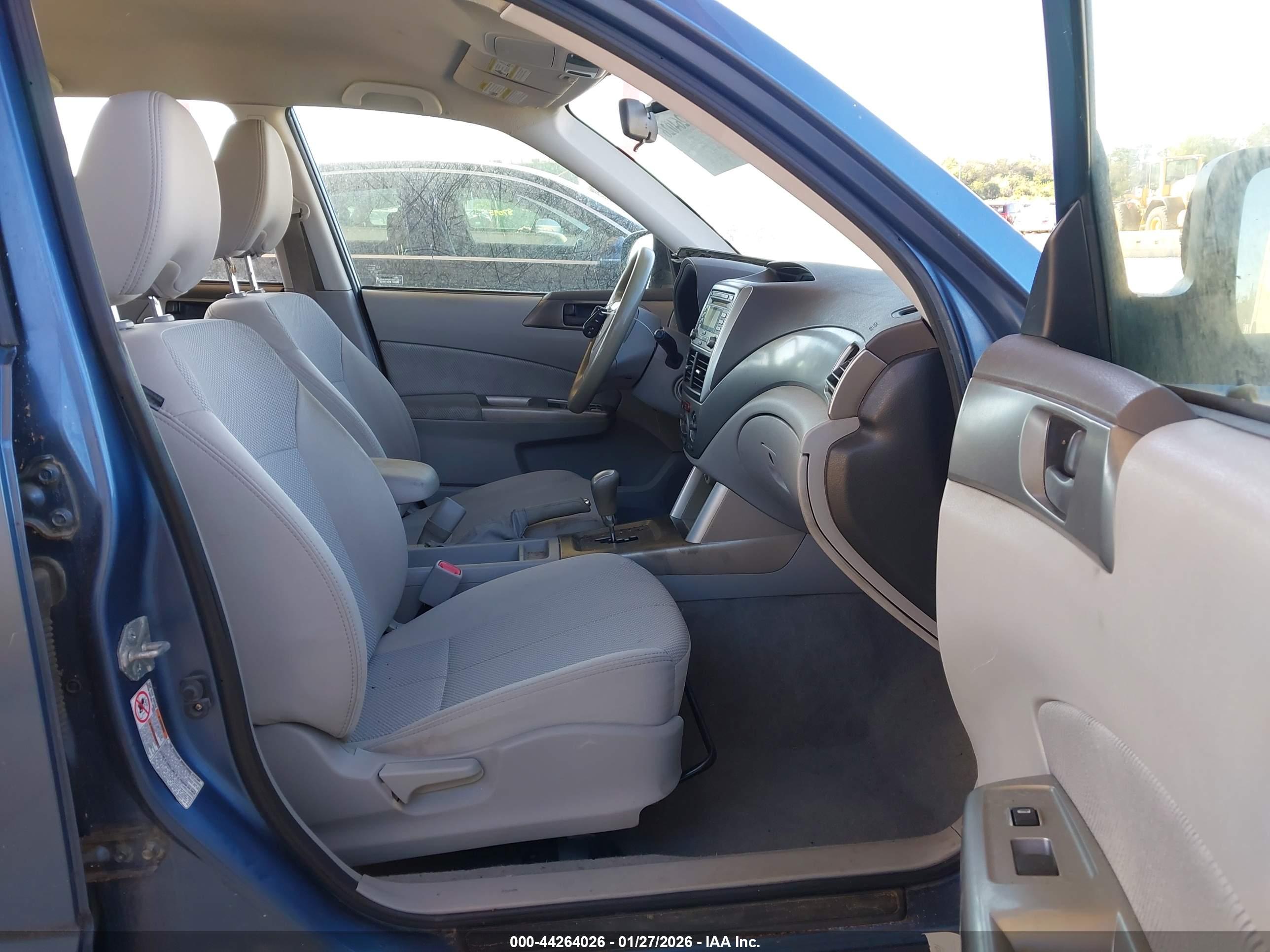 SUBARU FORESTER image 5