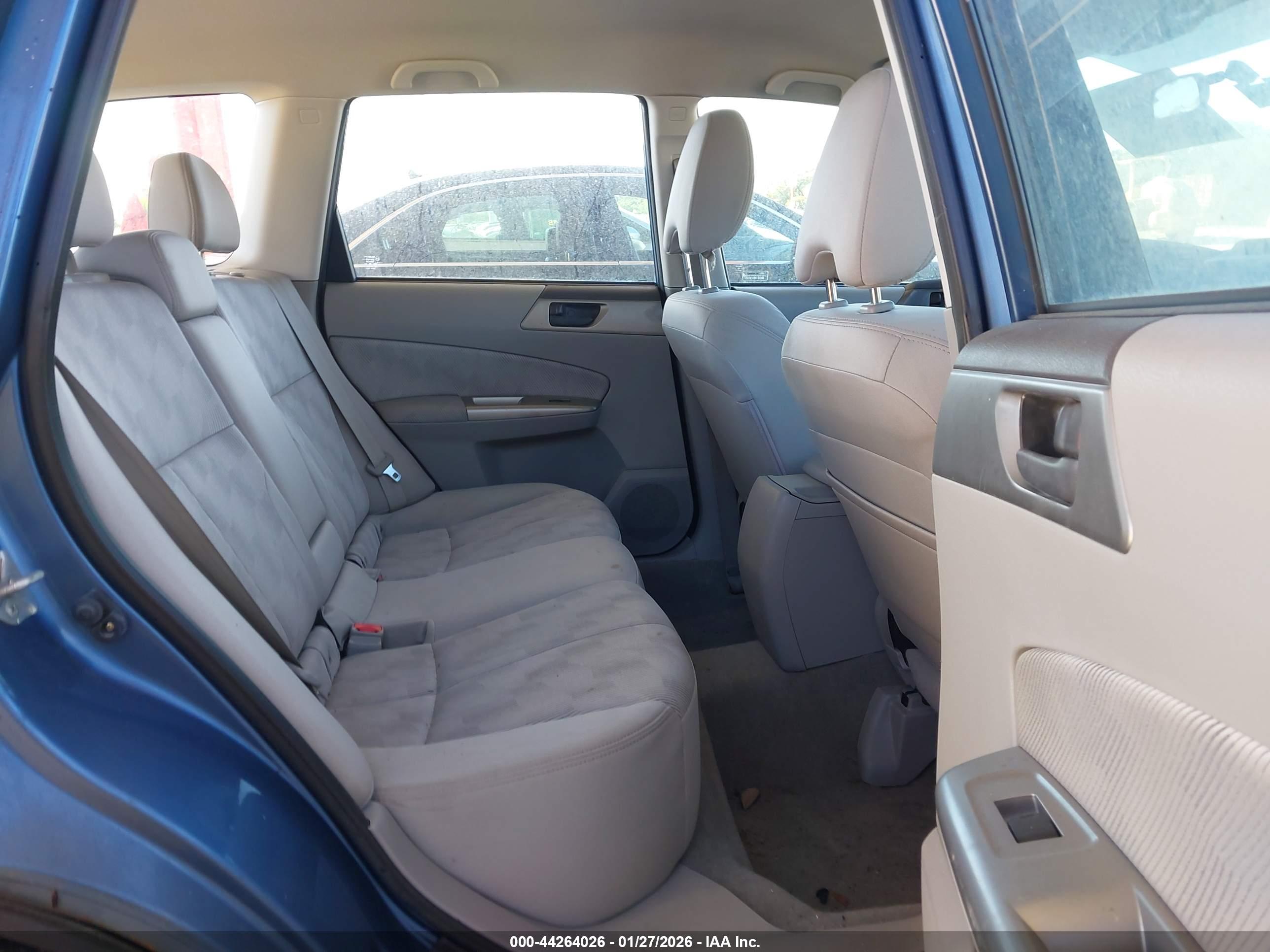SUBARU FORESTER image 8