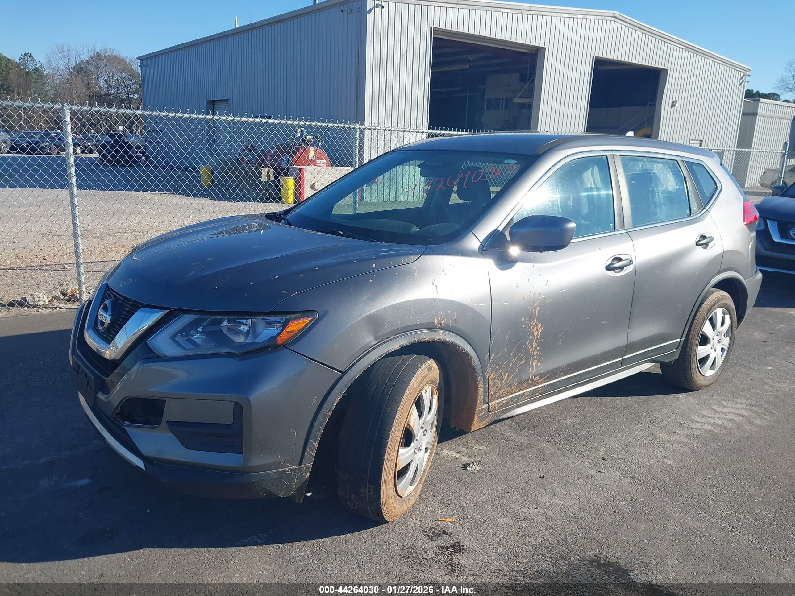 NISSAN ROGUE image 2