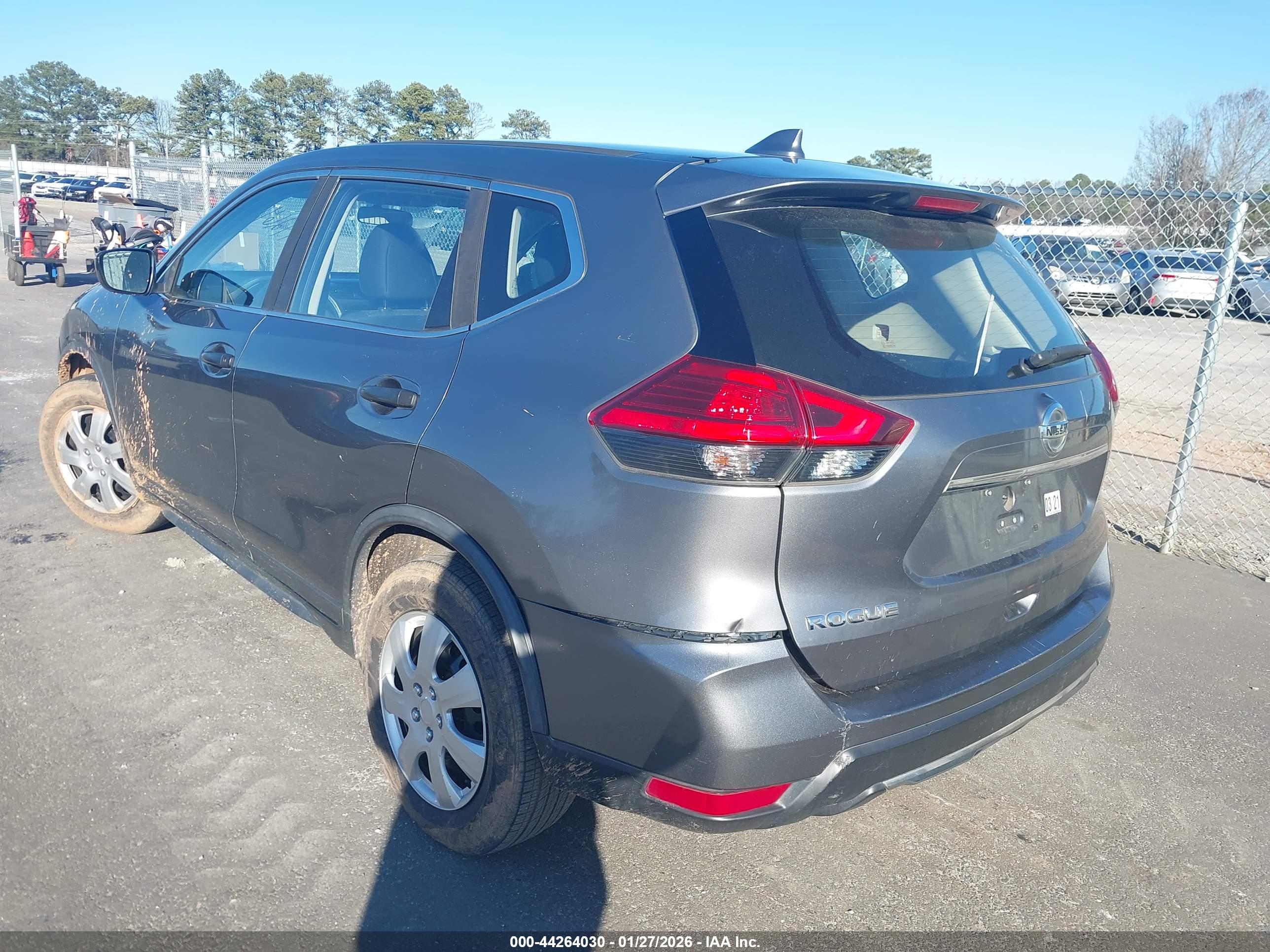 NISSAN ROGUE image 3