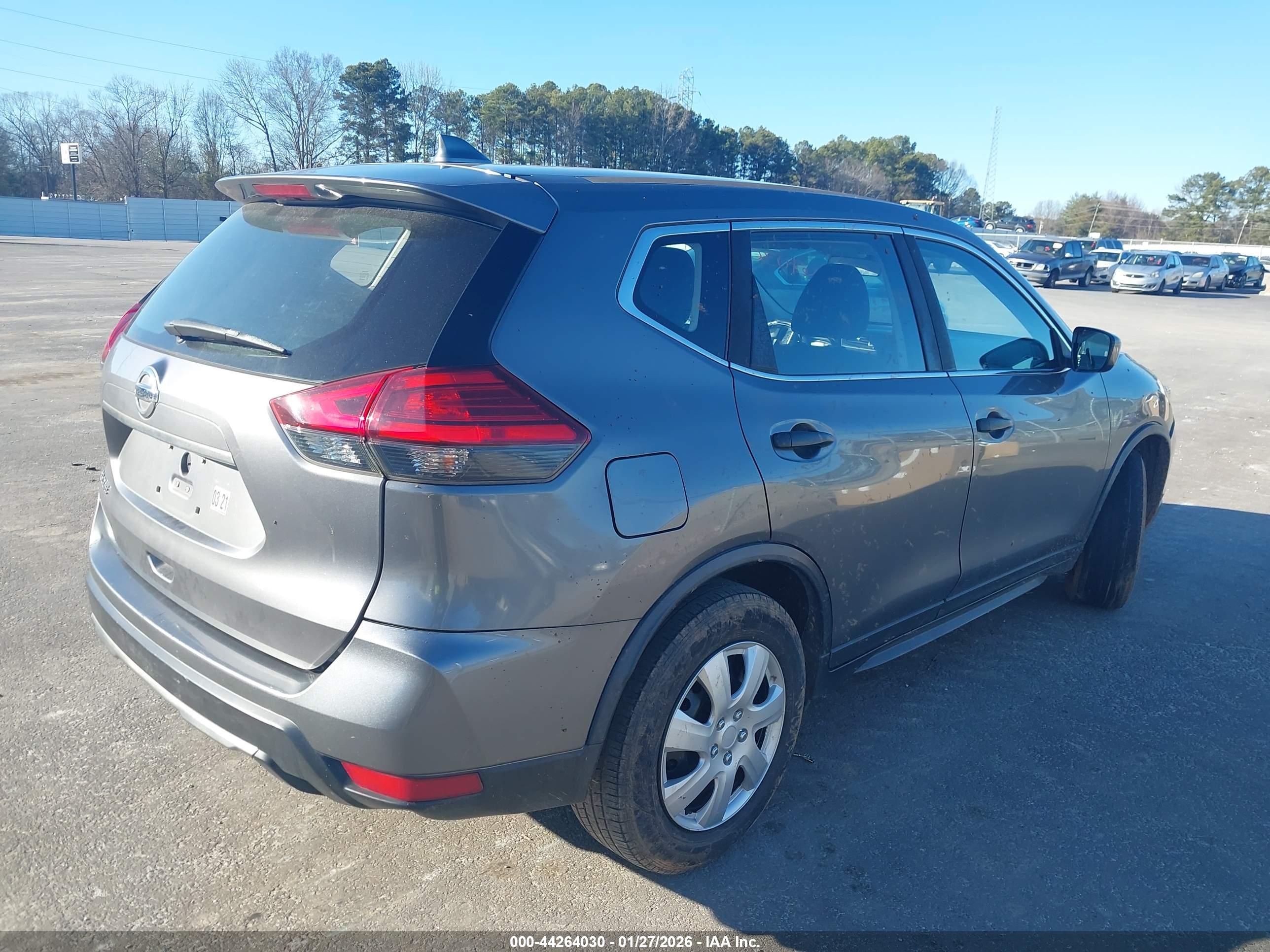 NISSAN ROGUE image 4