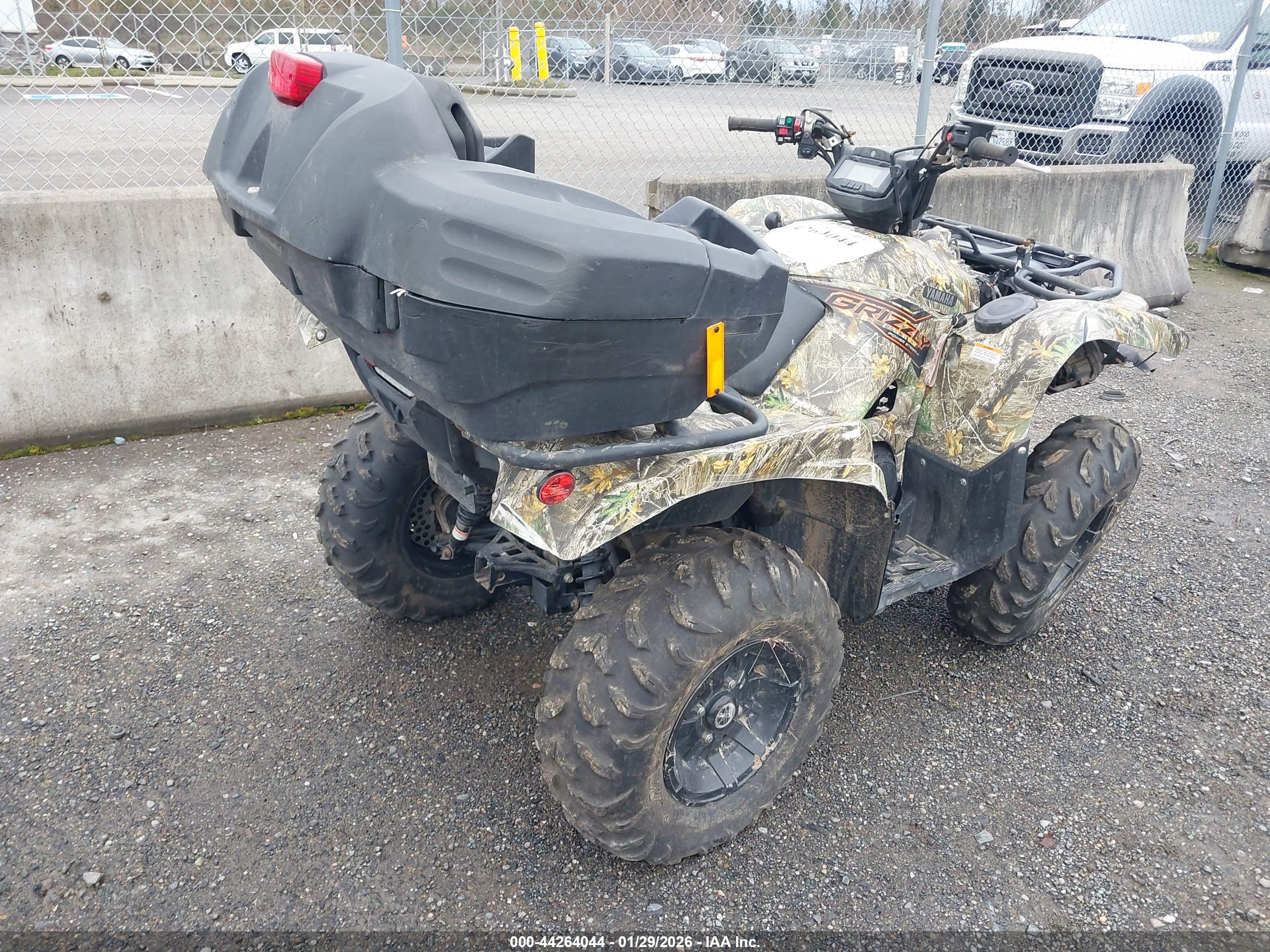 YAMAHA YFM700 image 4