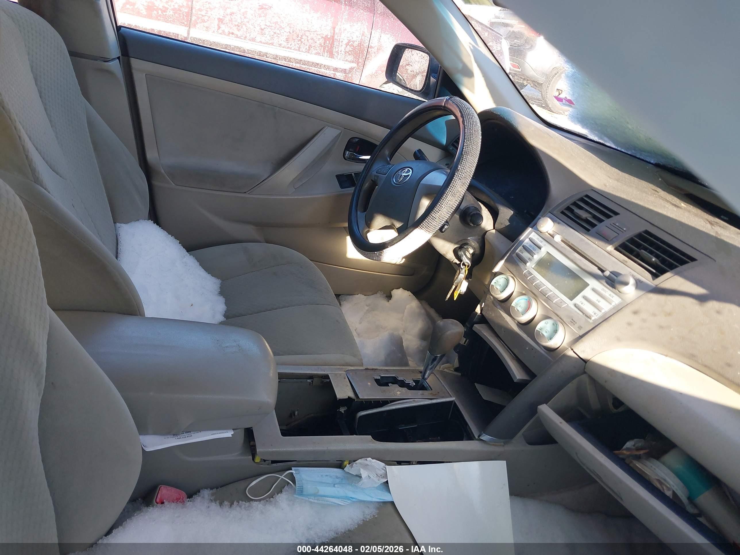 TOYOTA CAMRY image 5