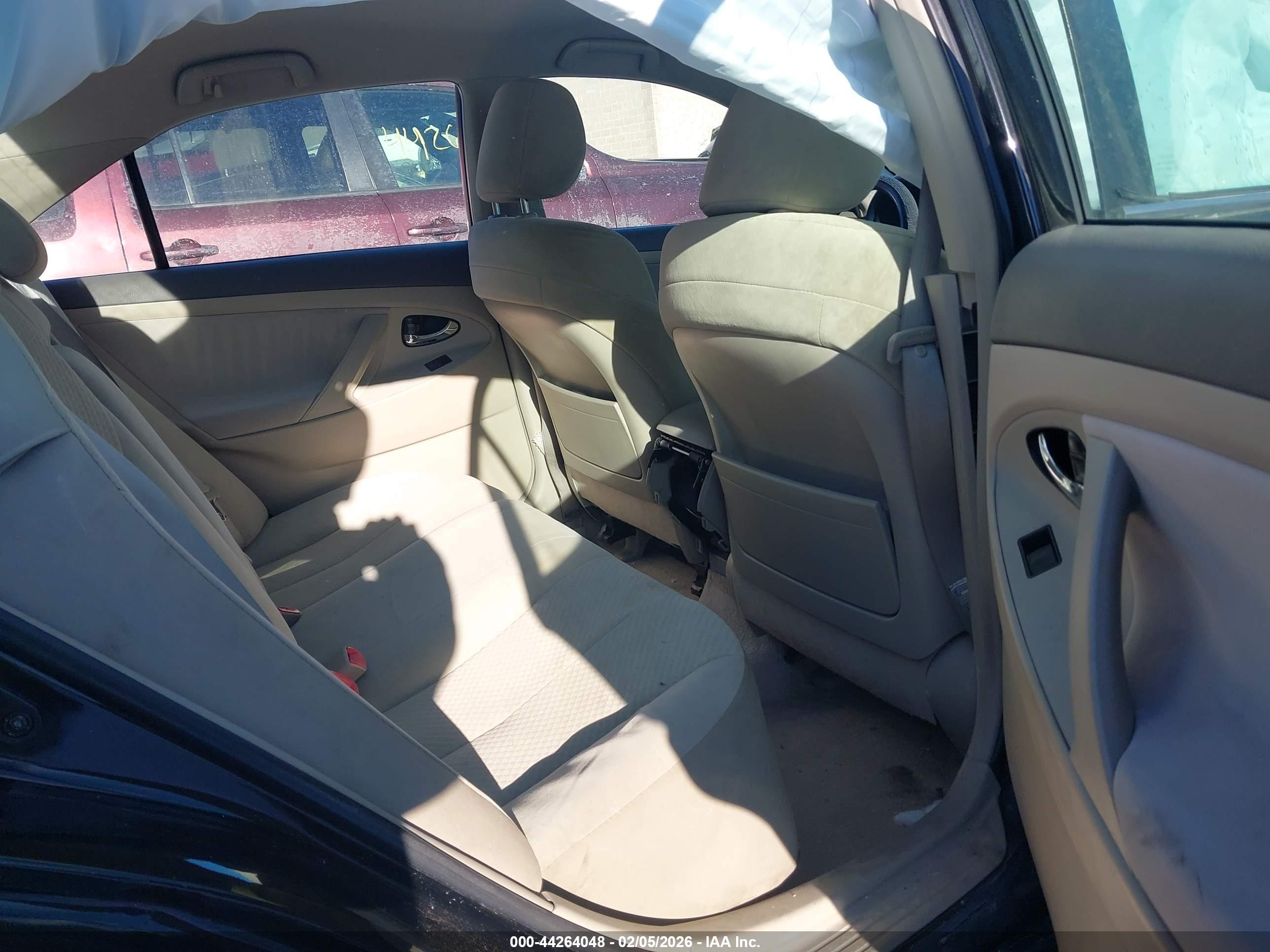 TOYOTA CAMRY image 8