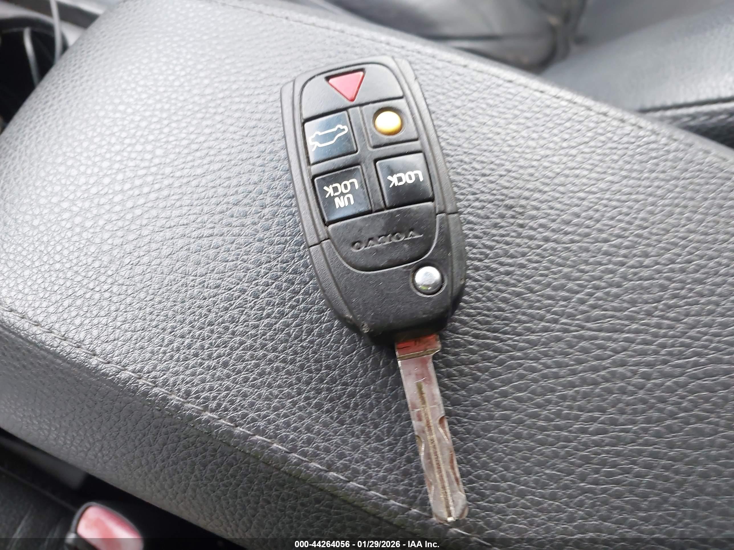 VOLVO XC90 image 11