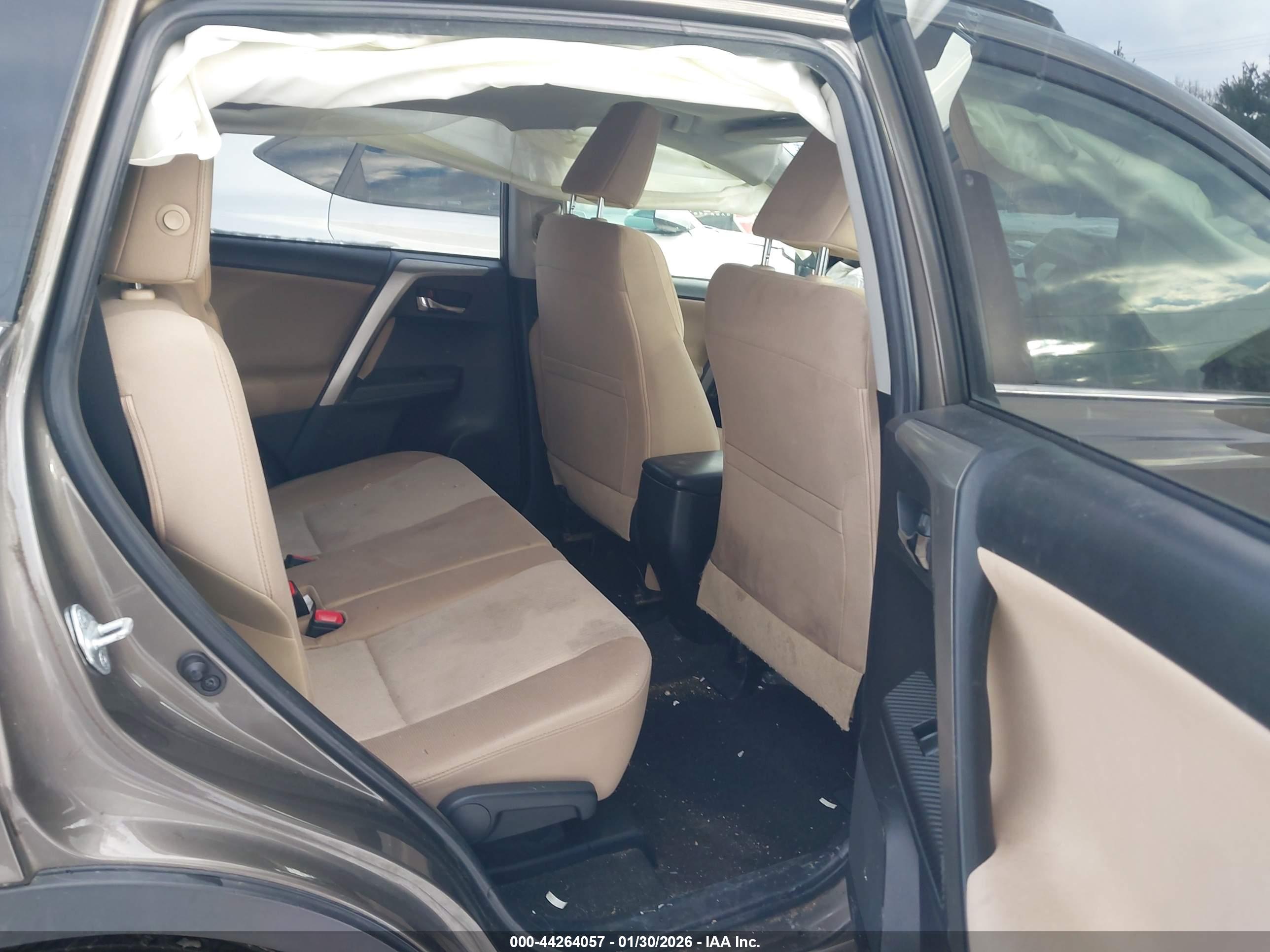 TOYOTA RAV4 image 8