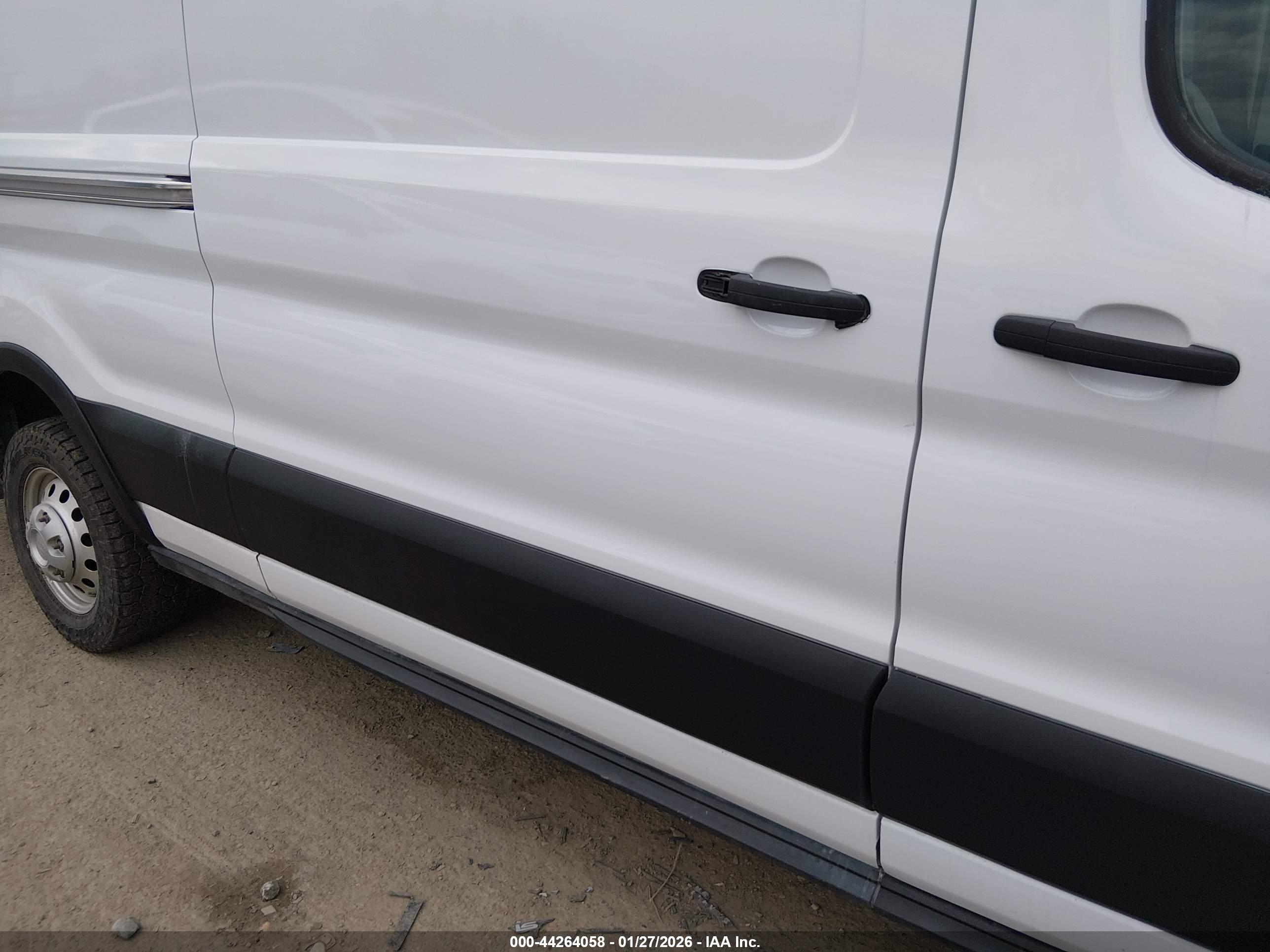 FORD TRANSIT-250 image 6