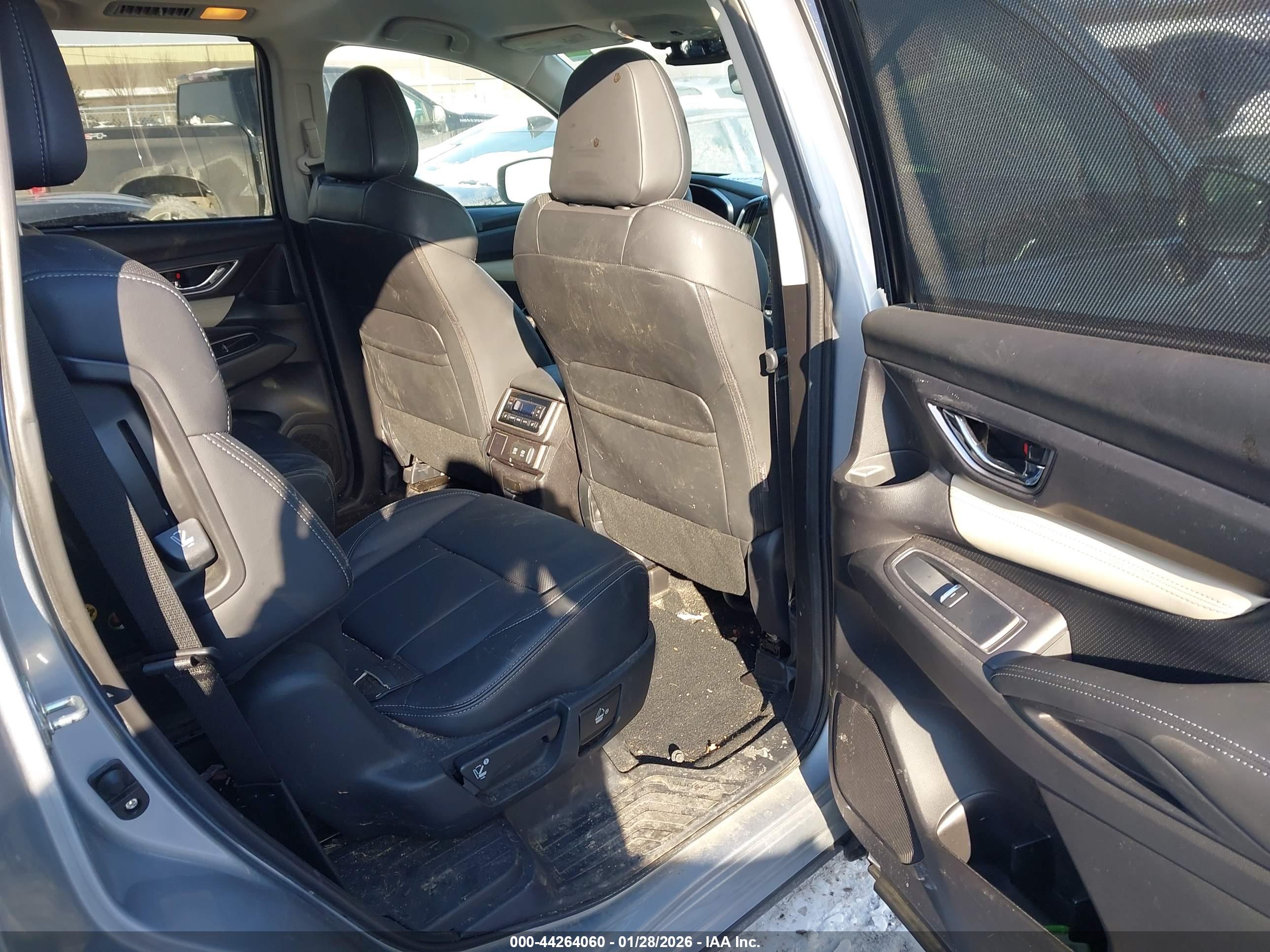 SUBARU ASCENT image 8