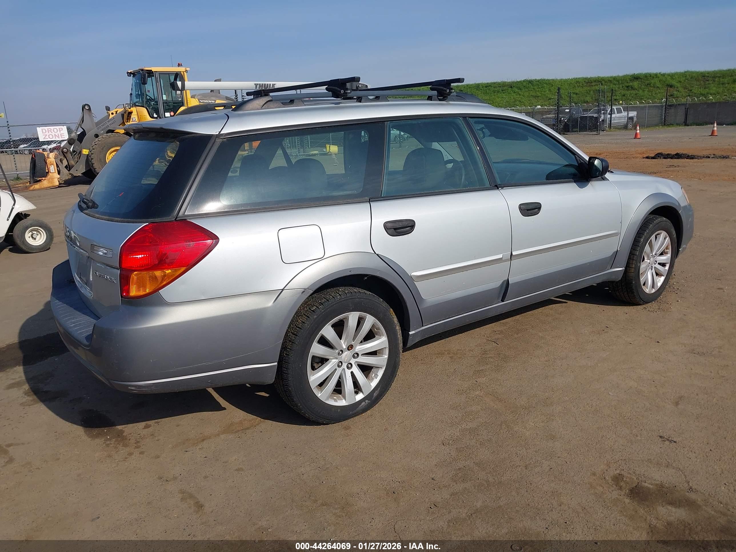 SUBARU OUTBACK image 4