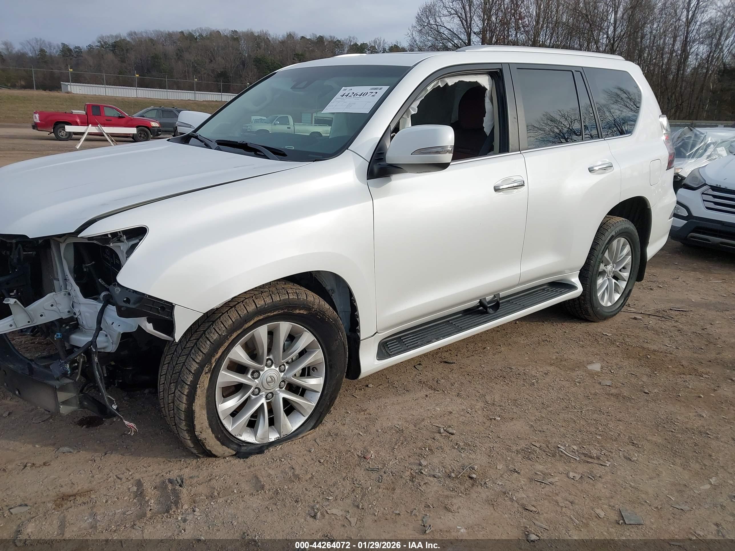 LEXUS GX image 2