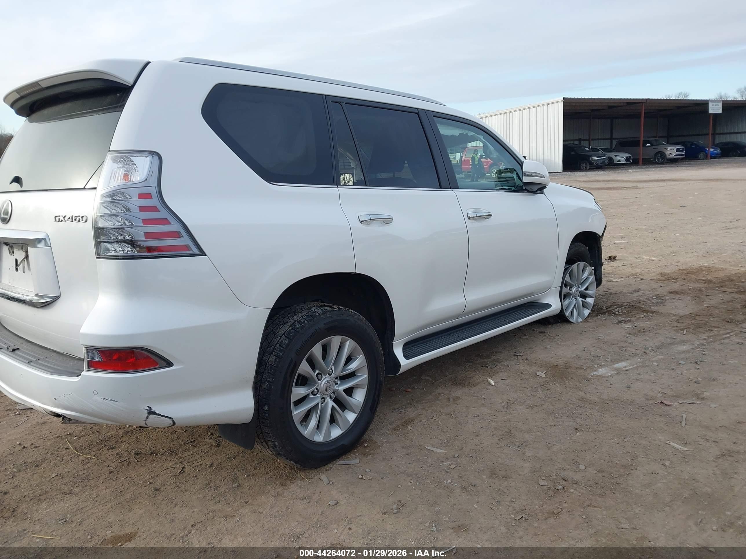 LEXUS GX image 4