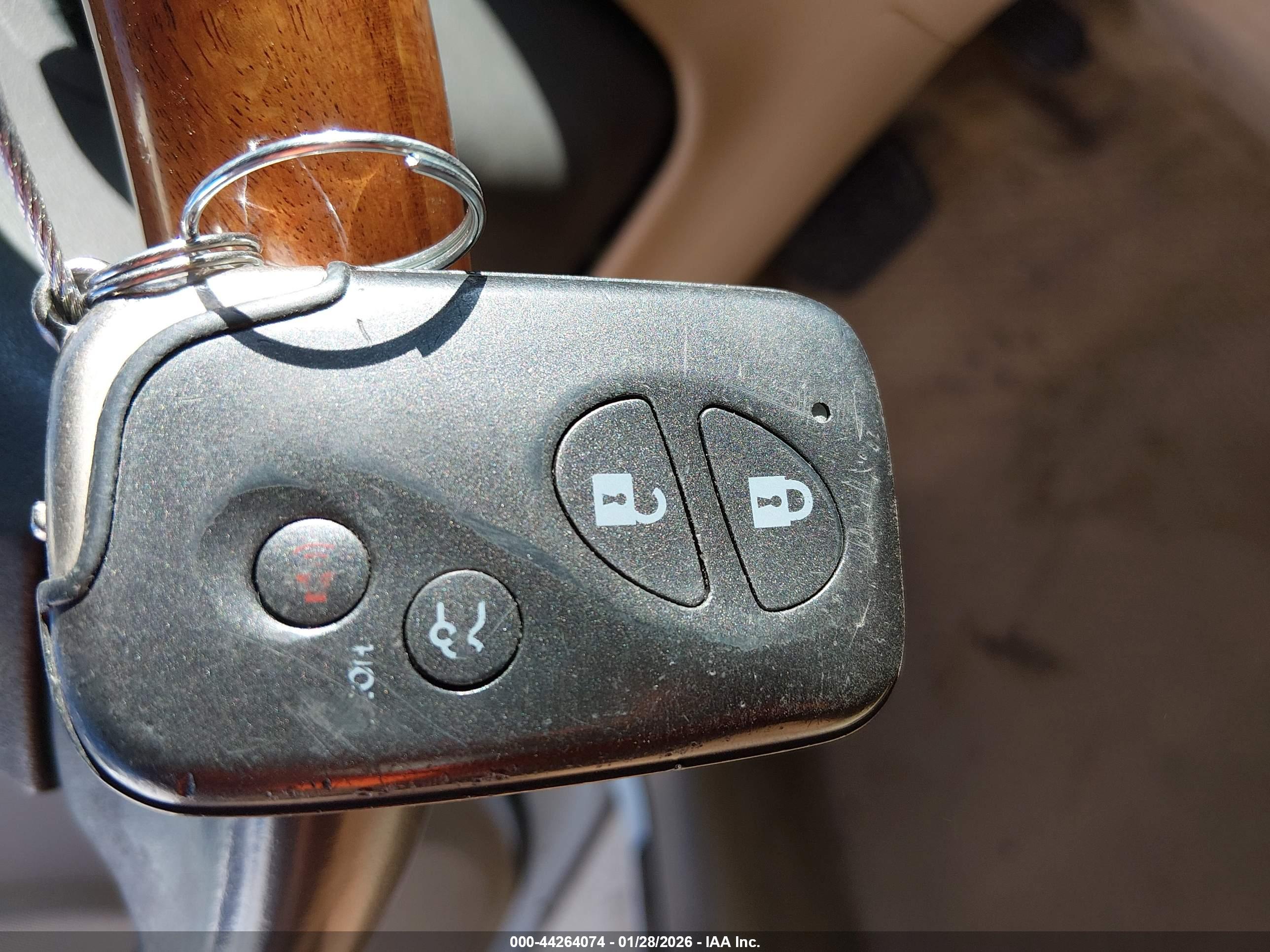 LEXUS ES image 11