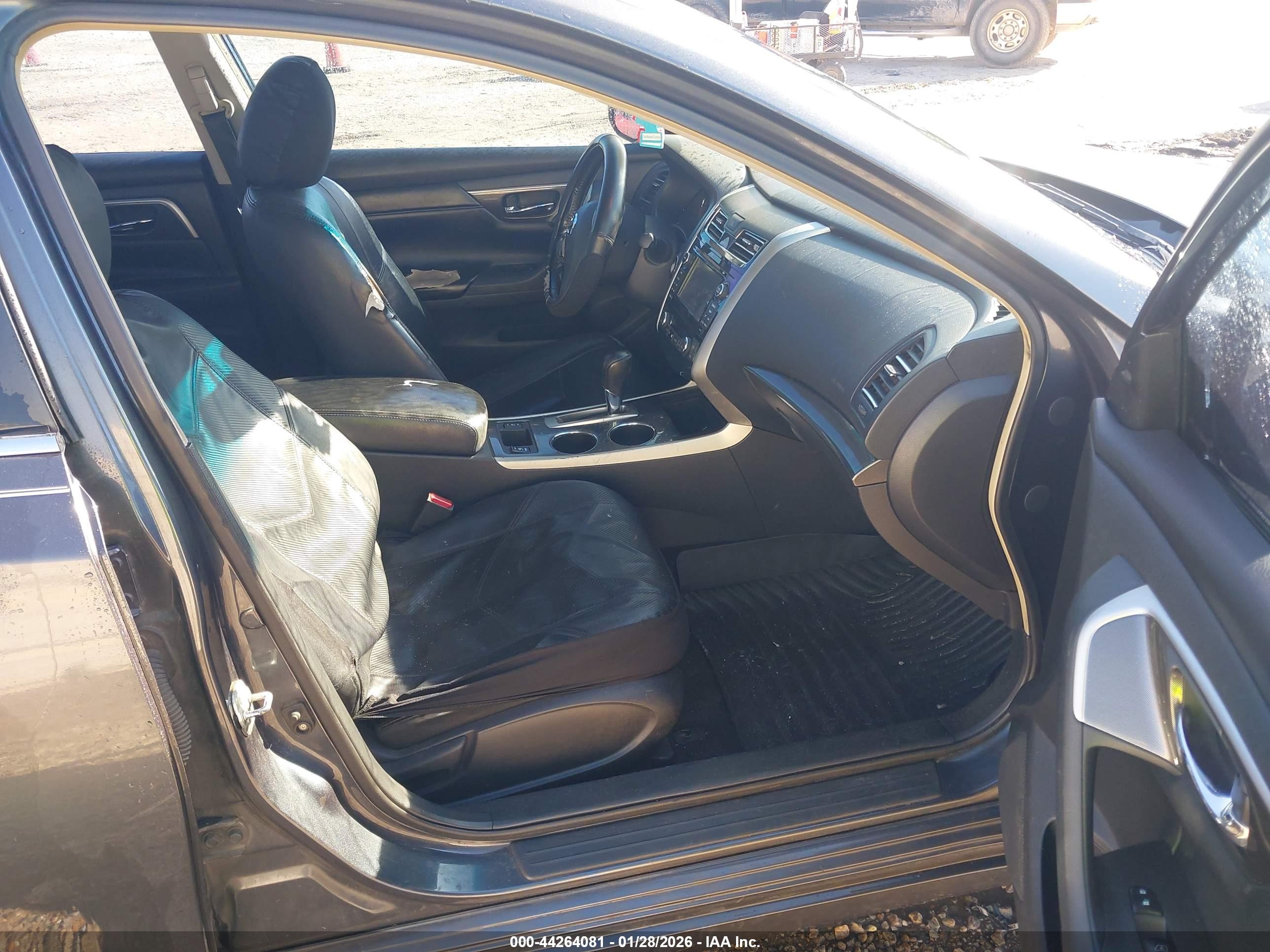 NISSAN ALTIMA image 5