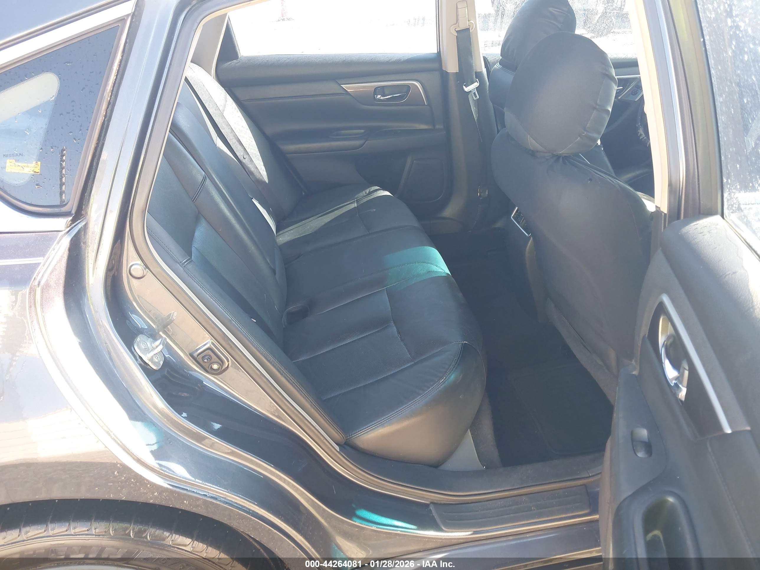 NISSAN ALTIMA image 8