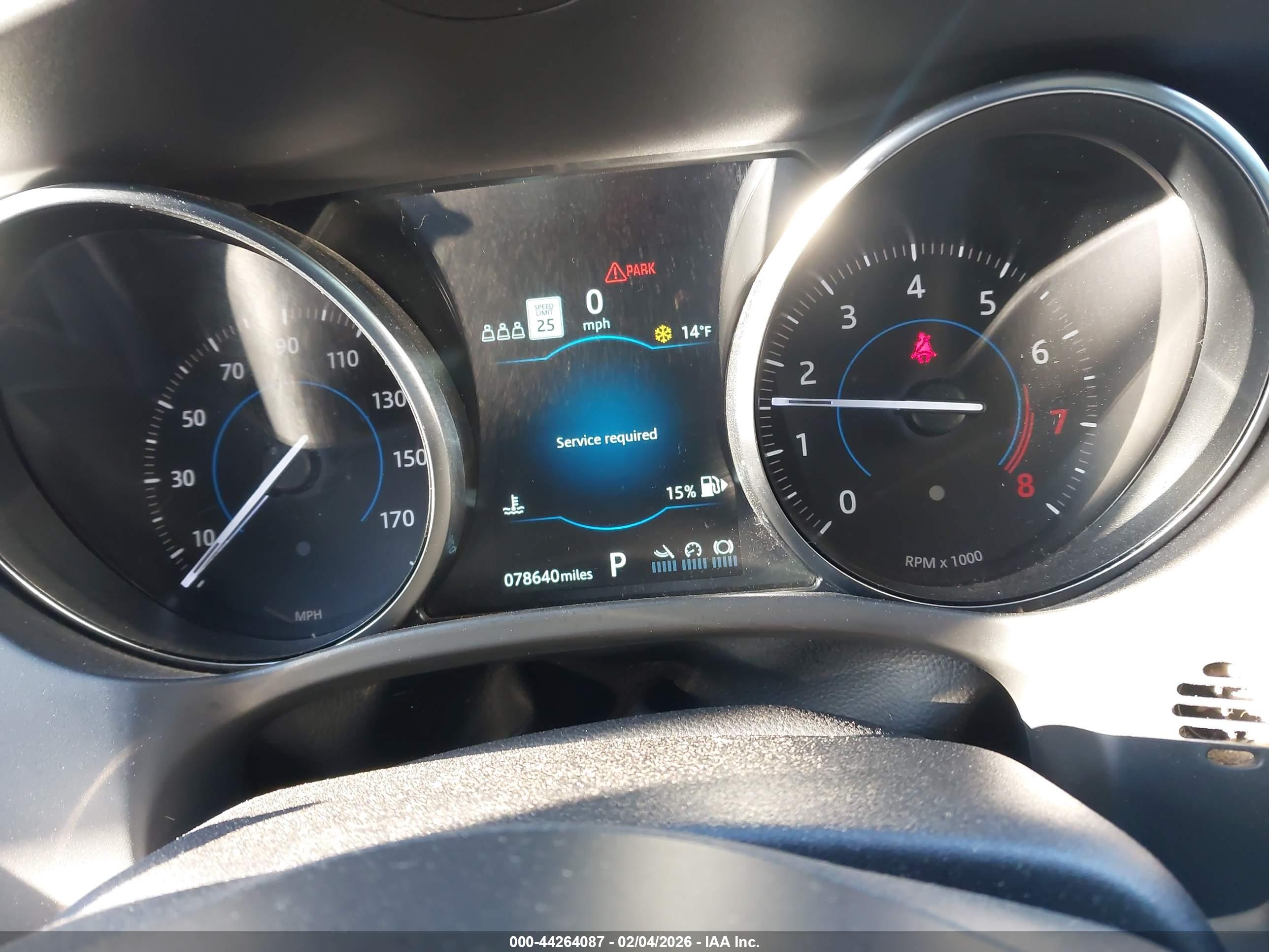 JAGUAR F-PACE image 7
