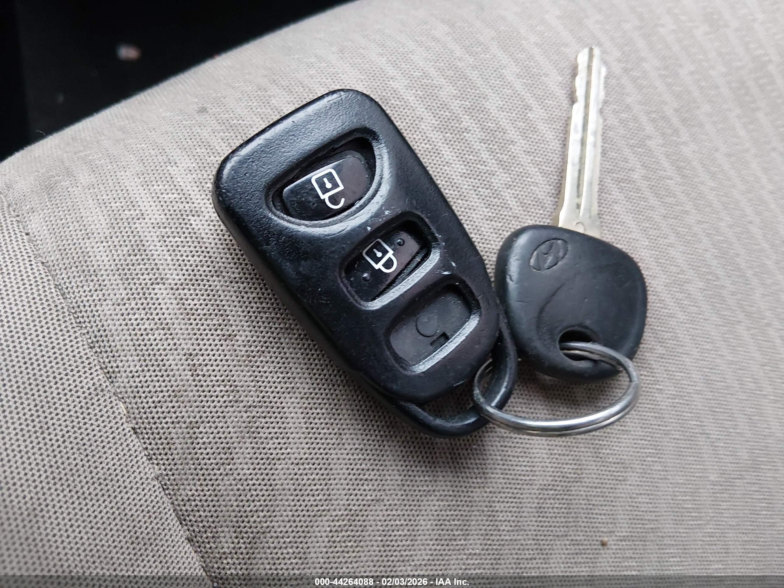 HYUNDAI ELANTRA image 11
