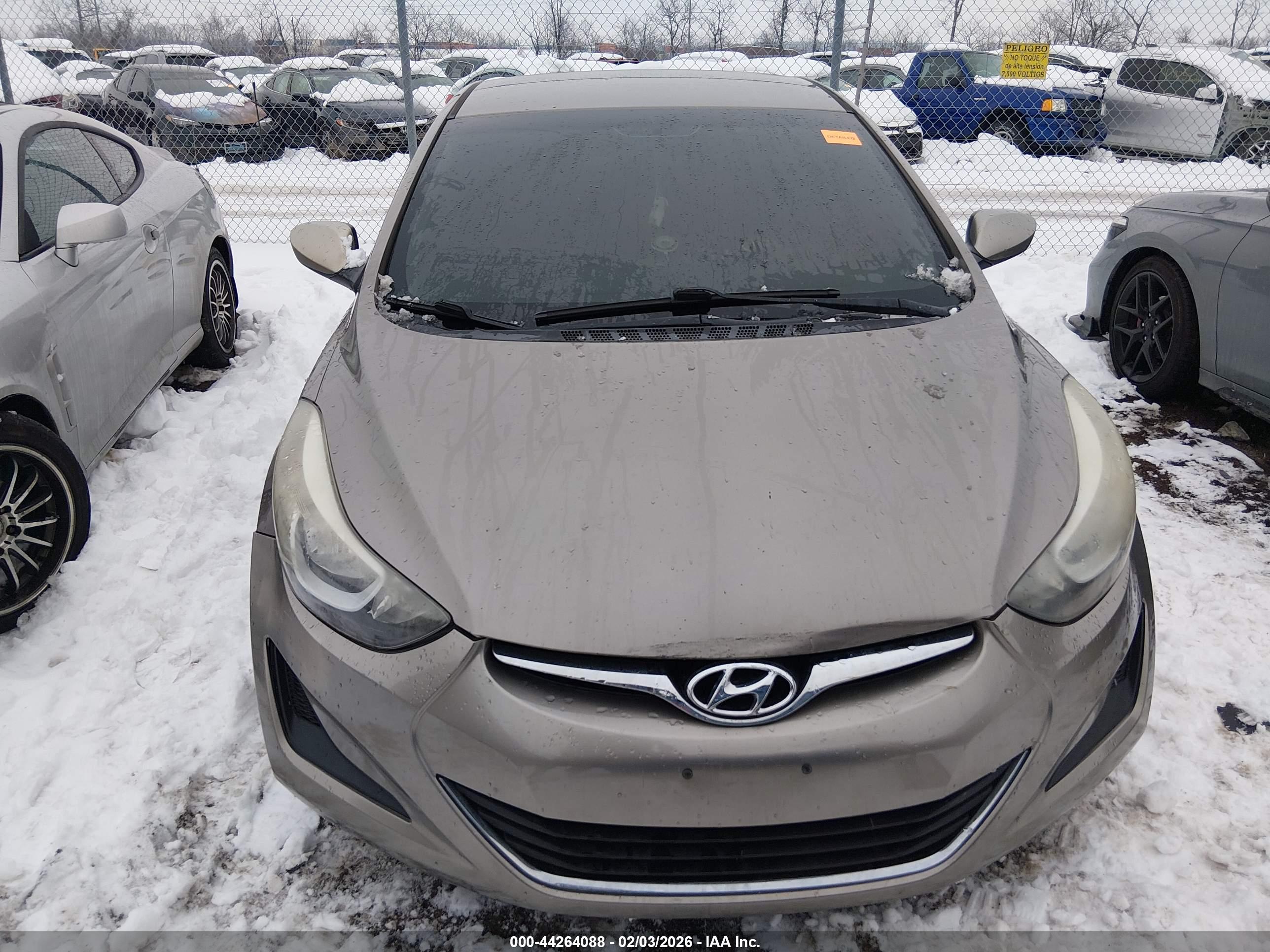 HYUNDAI ELANTRA image 6