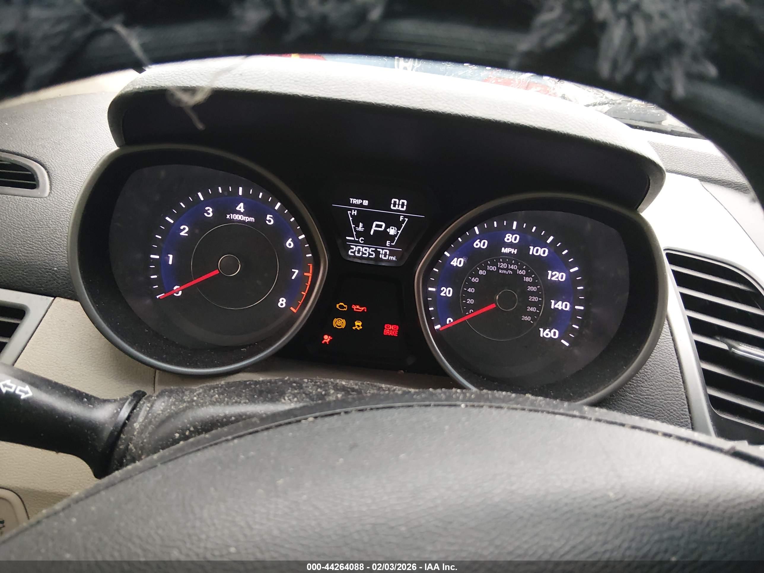 HYUNDAI ELANTRA image 7