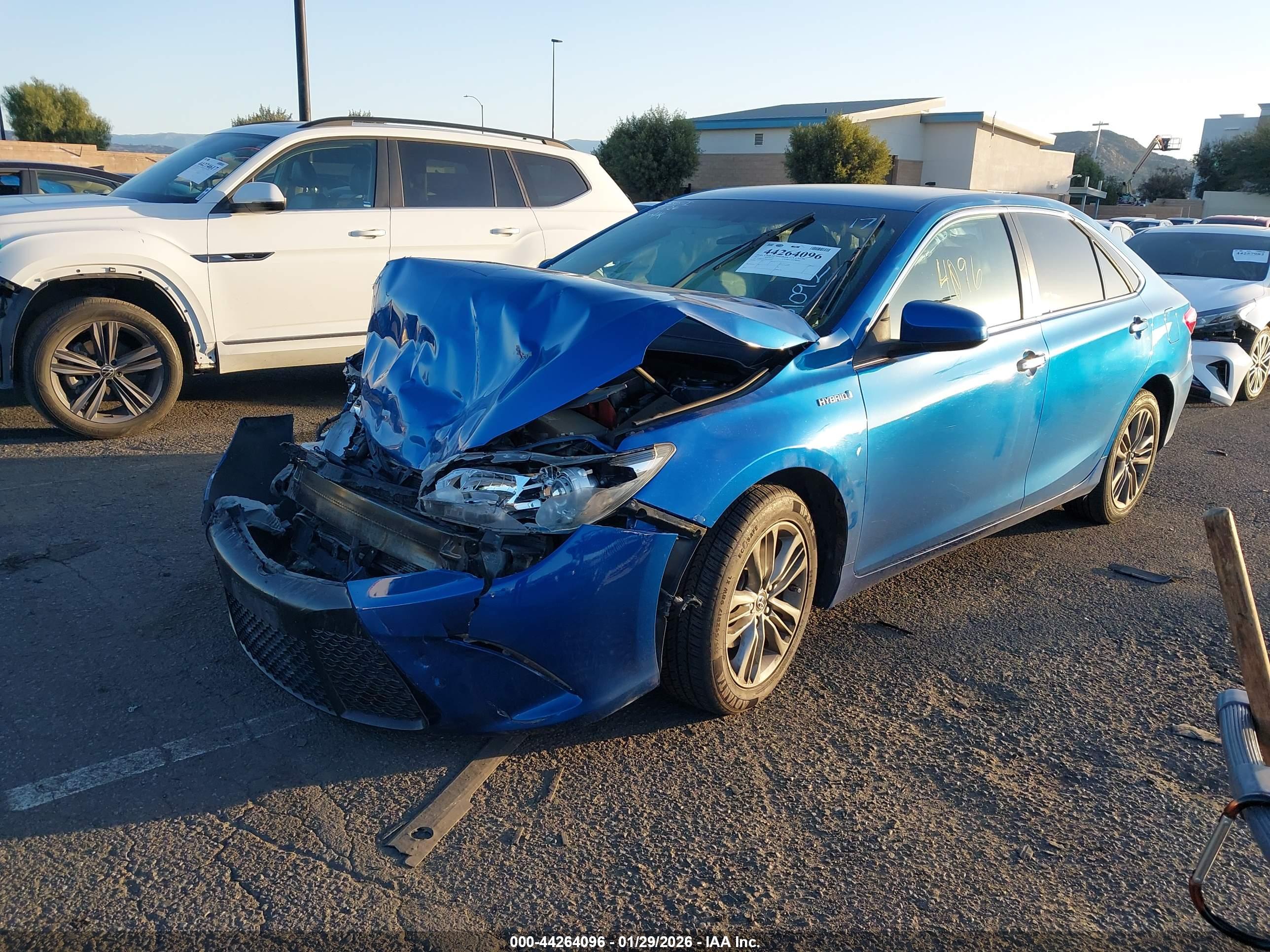 TOYOTA CAMRY image 2