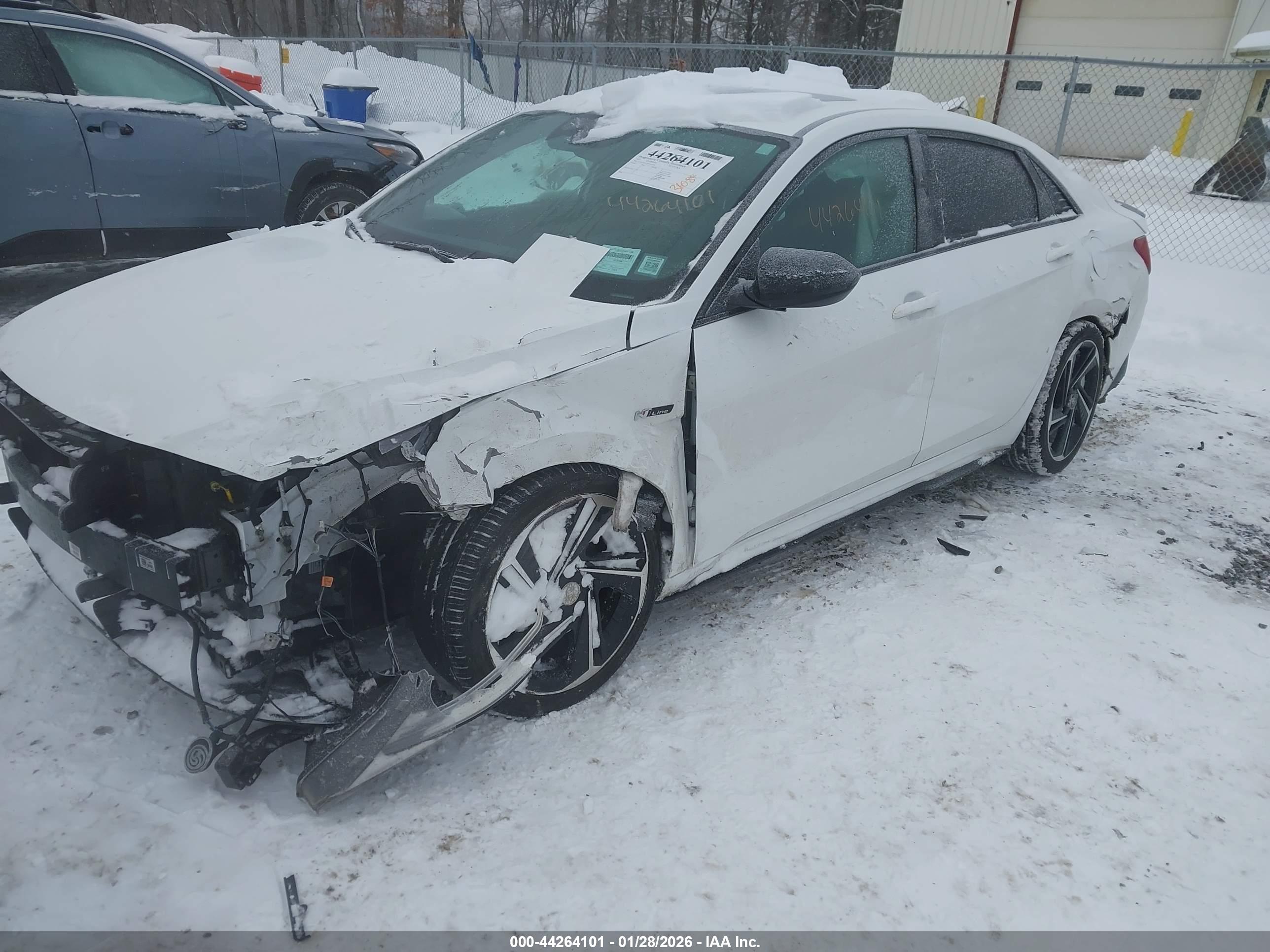 HYUNDAI ELANTRA image 2
