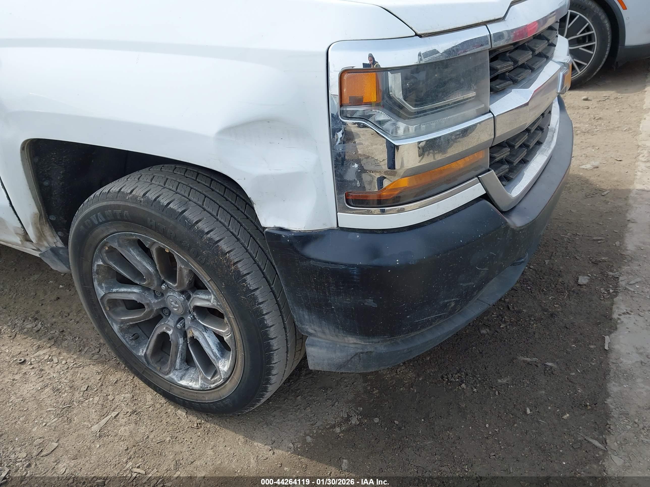 CHEVROLET SILVERADO image 6