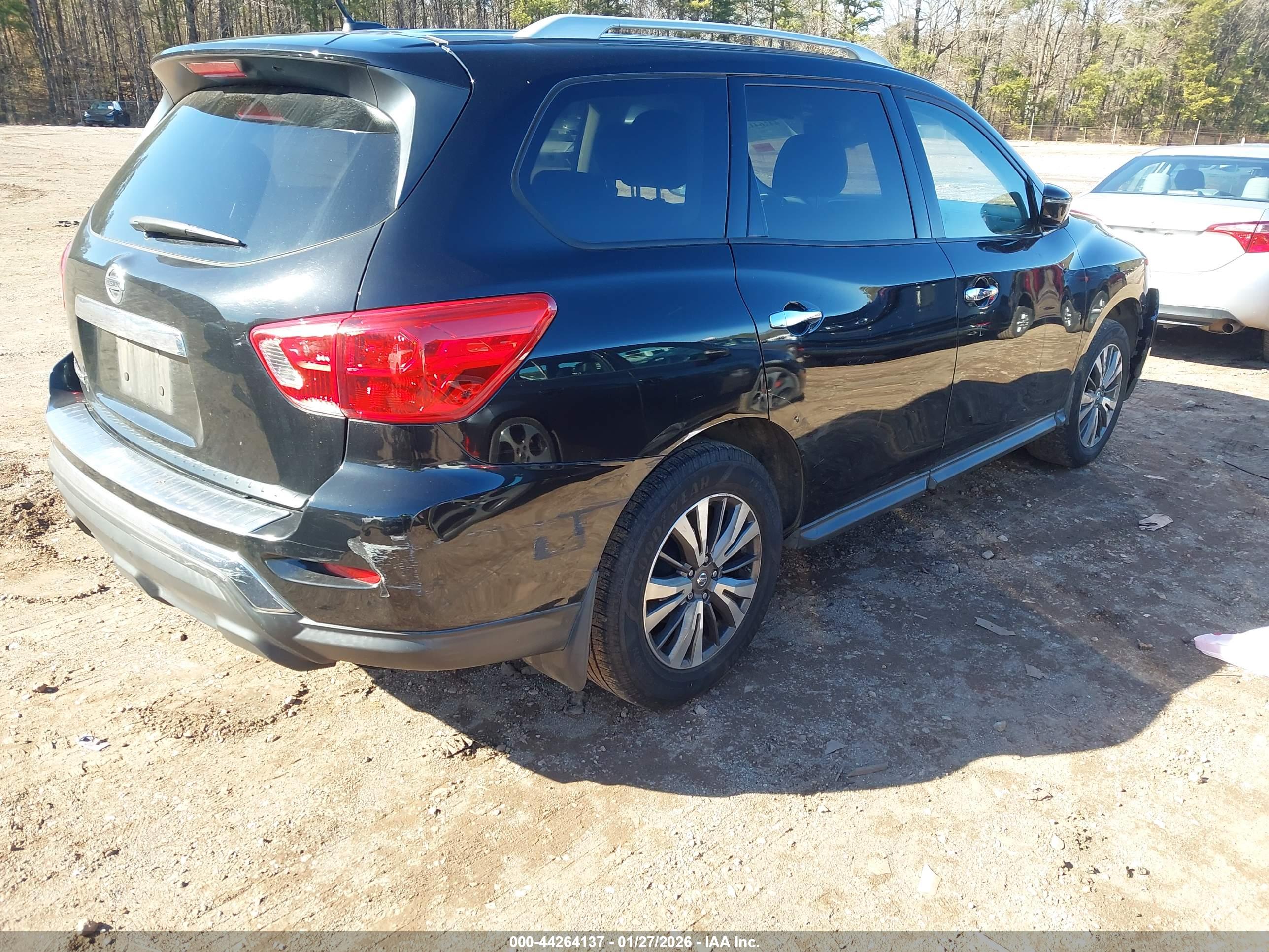 NISSAN PATHFINDER image 4