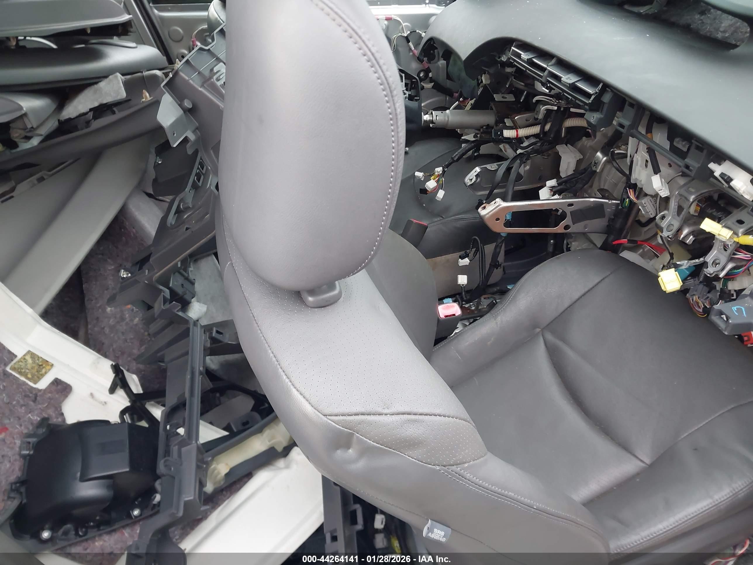 TOYOTA PRIUS image 5