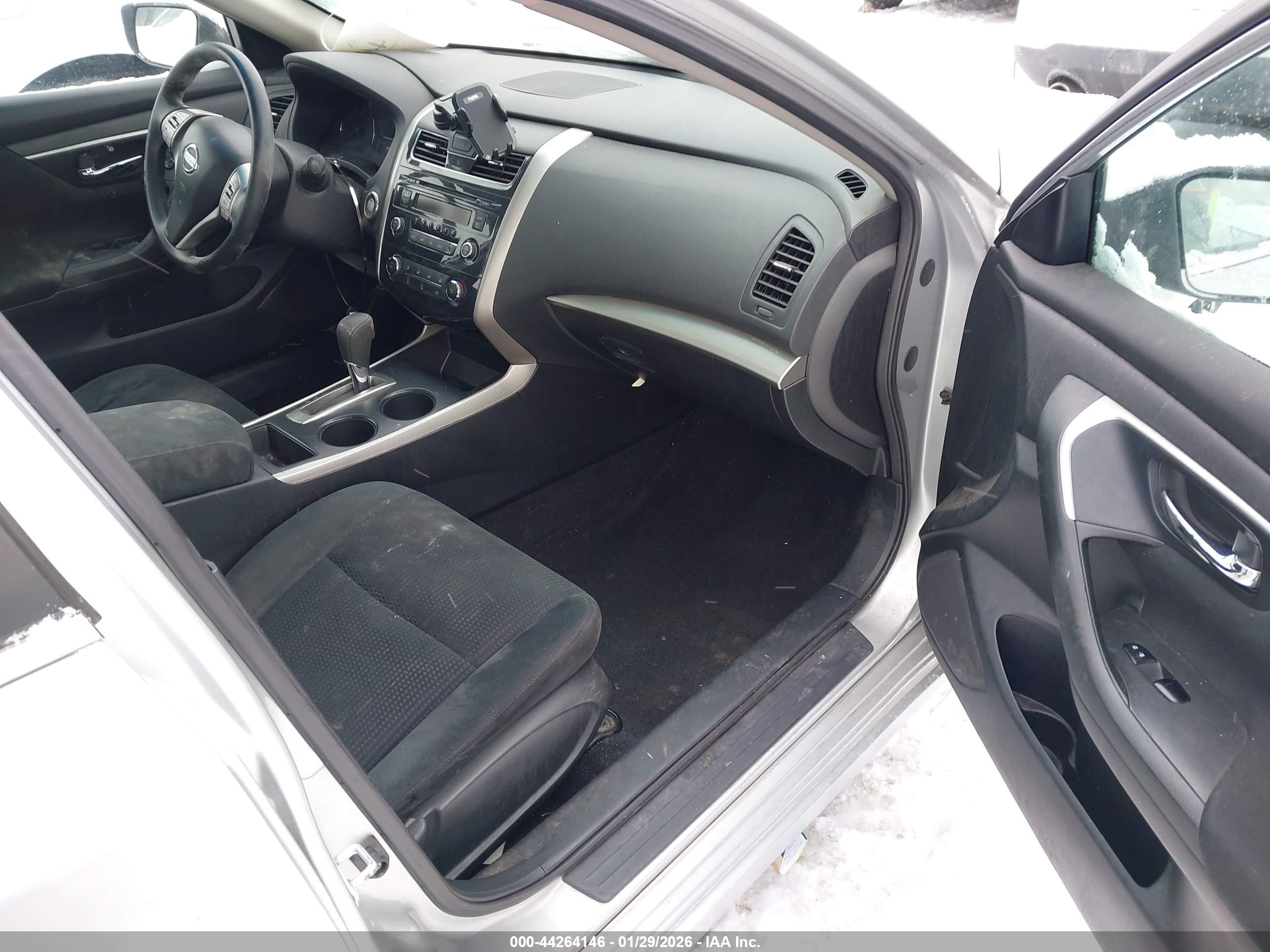 NISSAN ALTIMA image 5